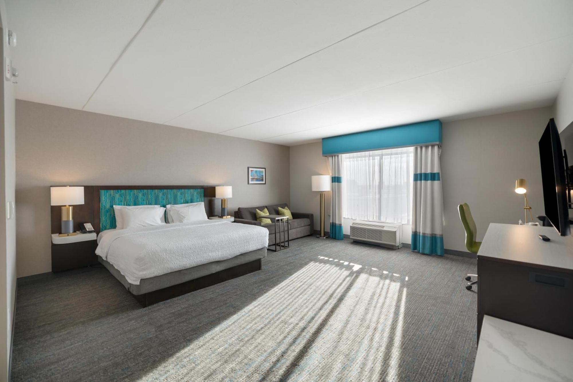 Quarto com Cama King-size - Acesso a Pessoas com Mobilidade Condicionada