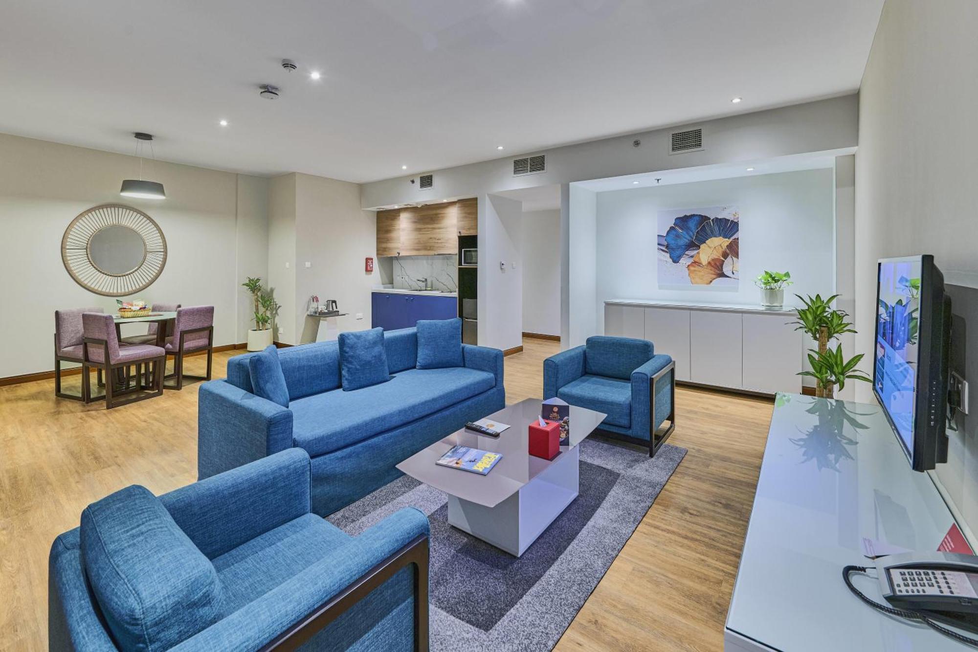 One-Bedroom King Suite City View