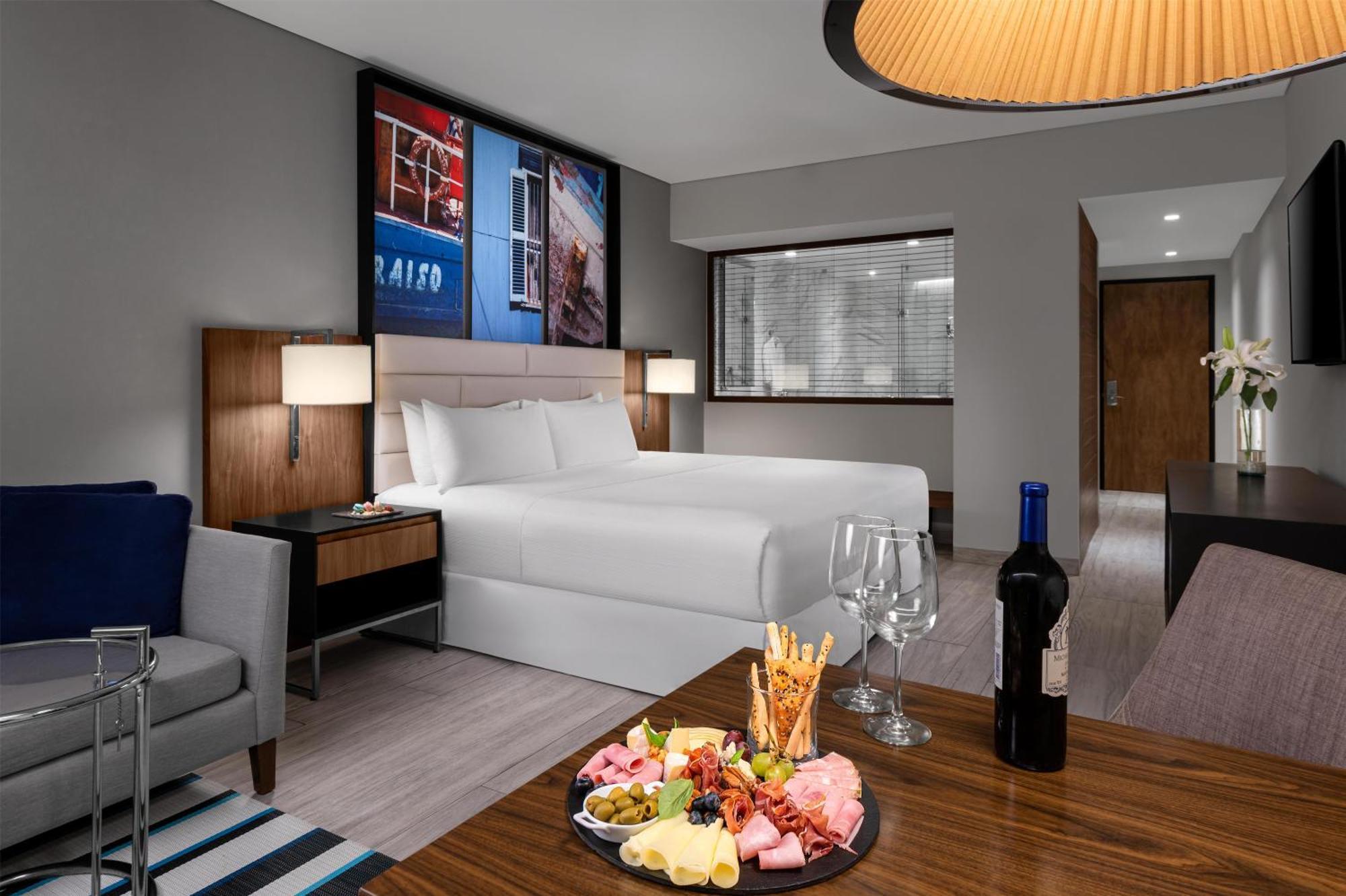 Habitación estándar con cama extragrande y vistas al mar