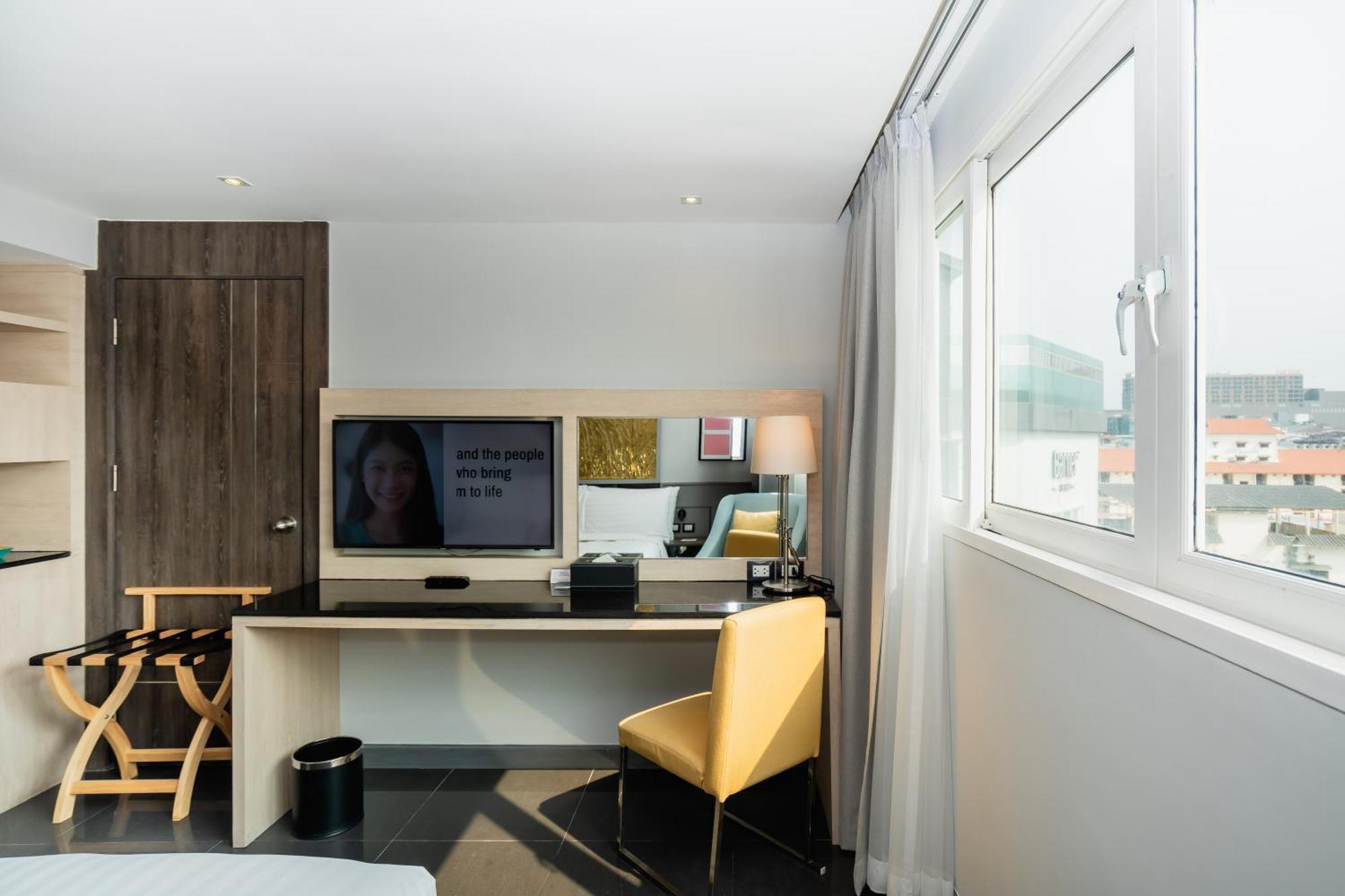Standard Queen Room