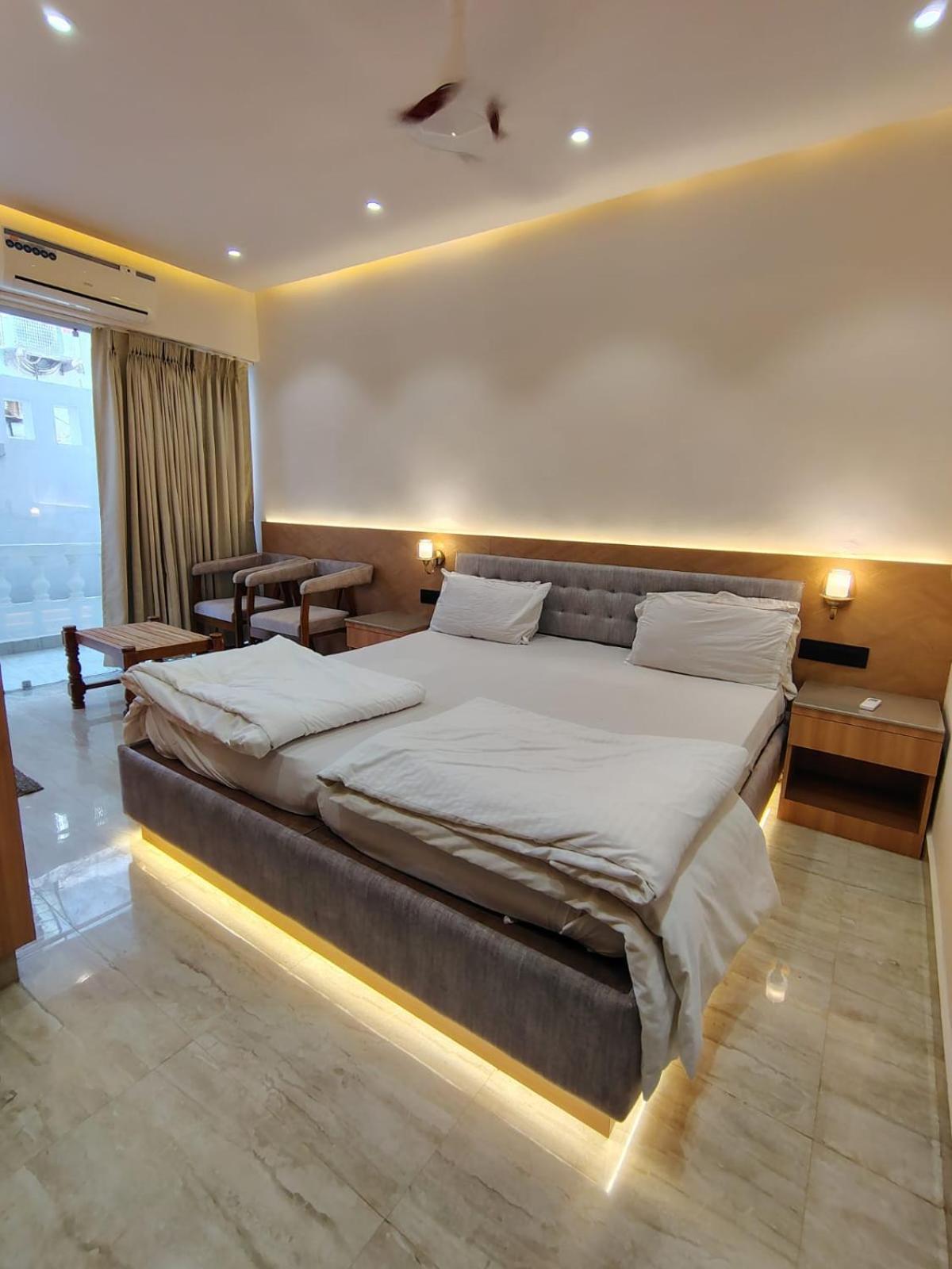 Queen Room