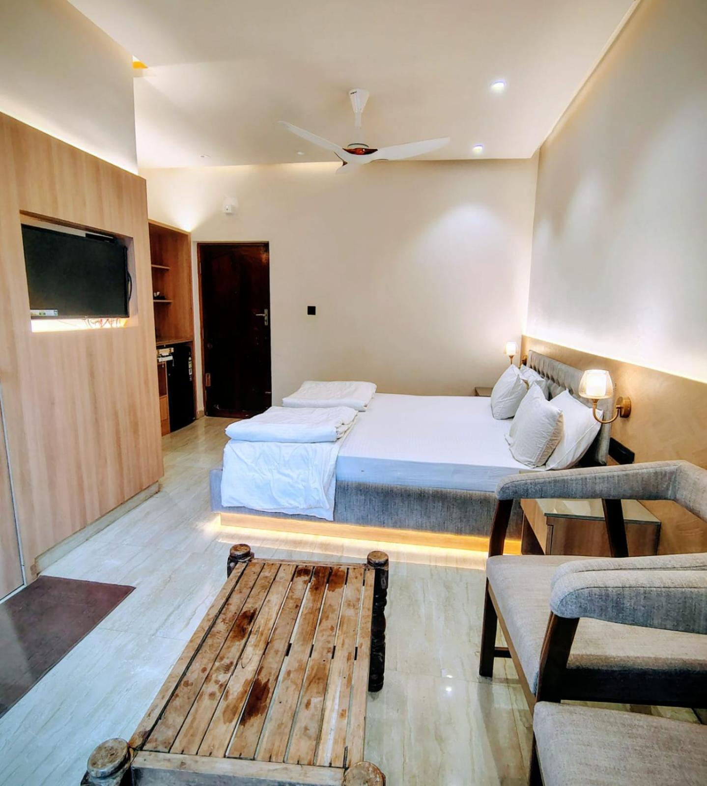 Queen Room