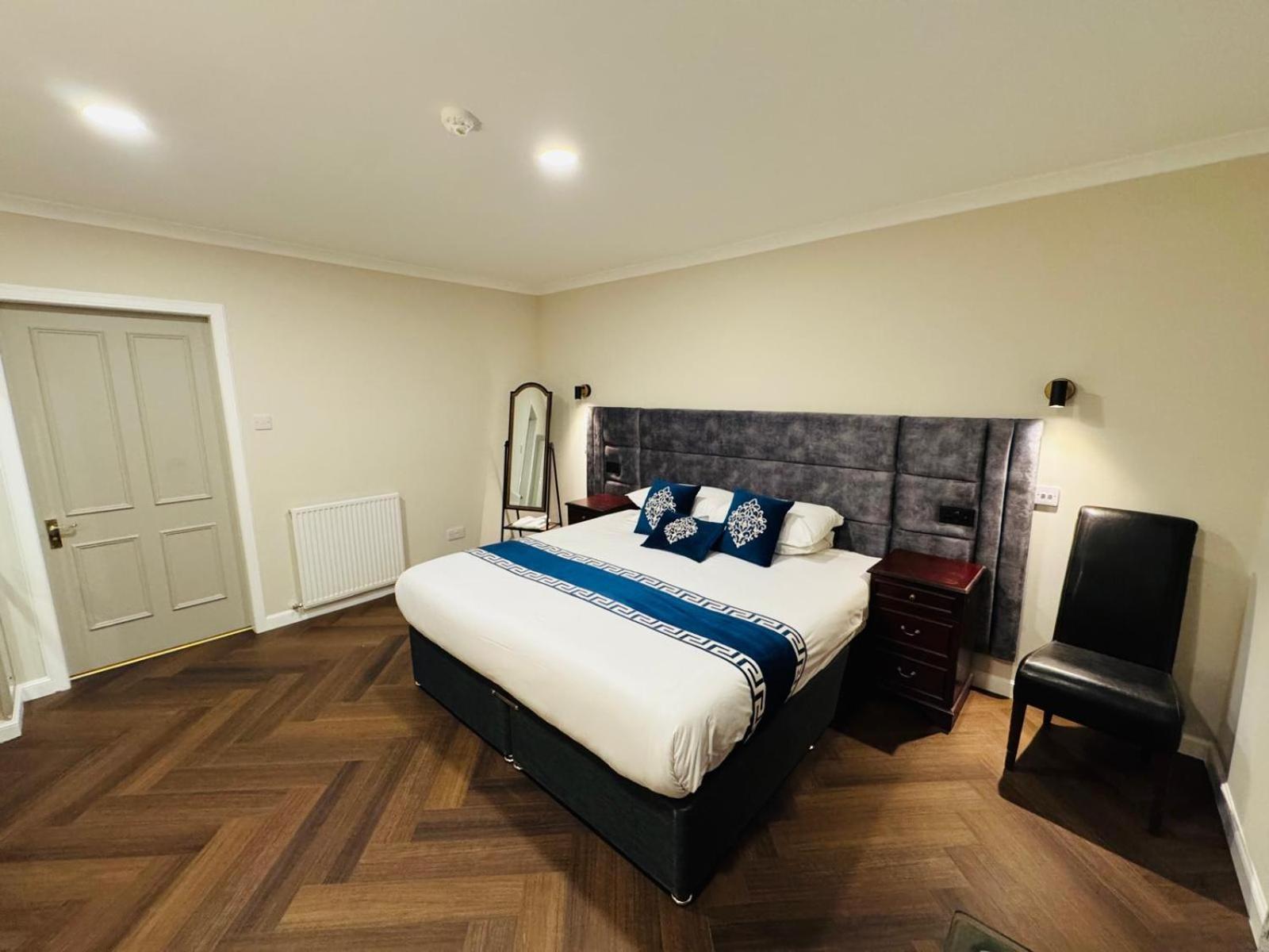 Deluxe King Room