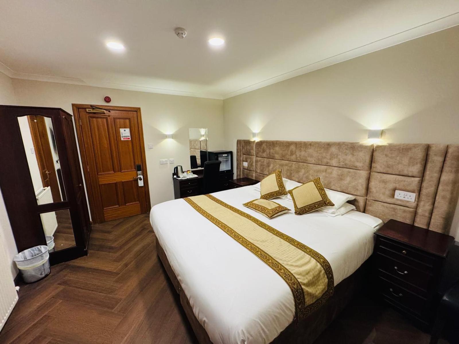 Standard King Room