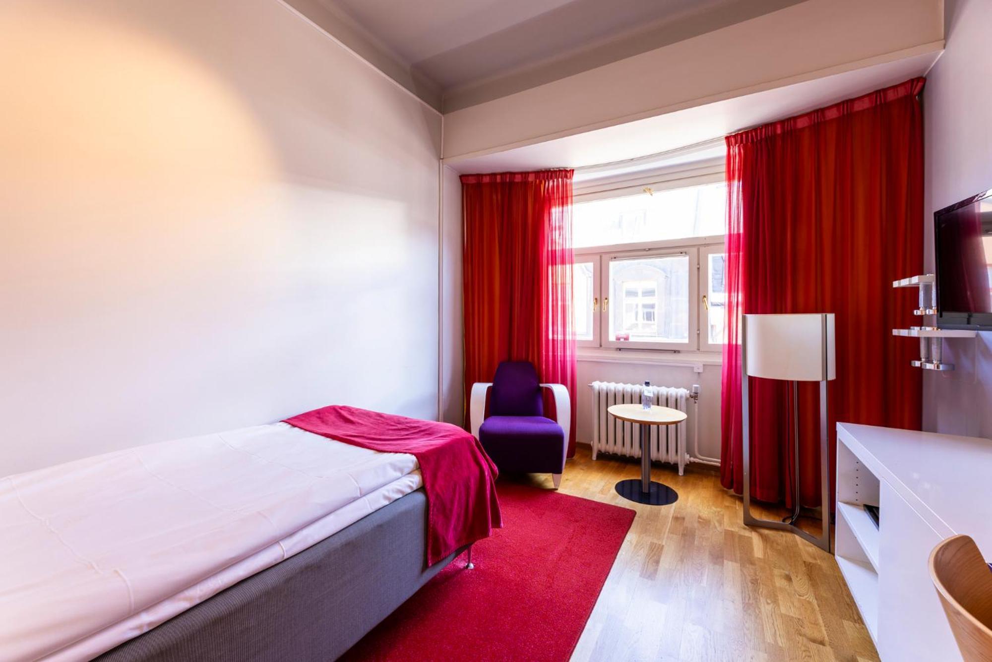 Classic Single Room