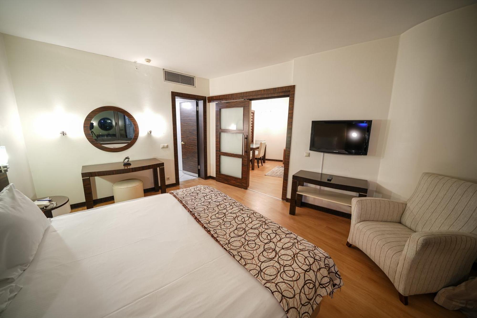Senior Suite