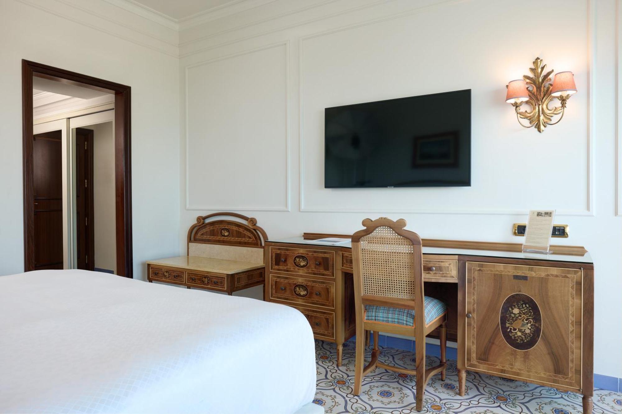 Comfort Double or Twin Room Partial Sea View