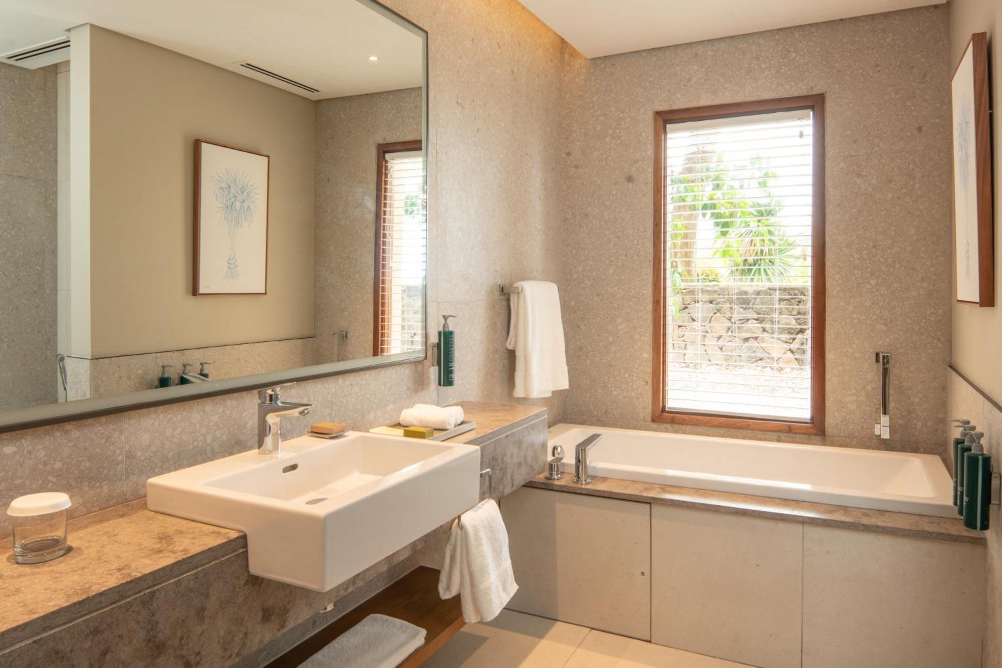 Beachfront Junior Suite