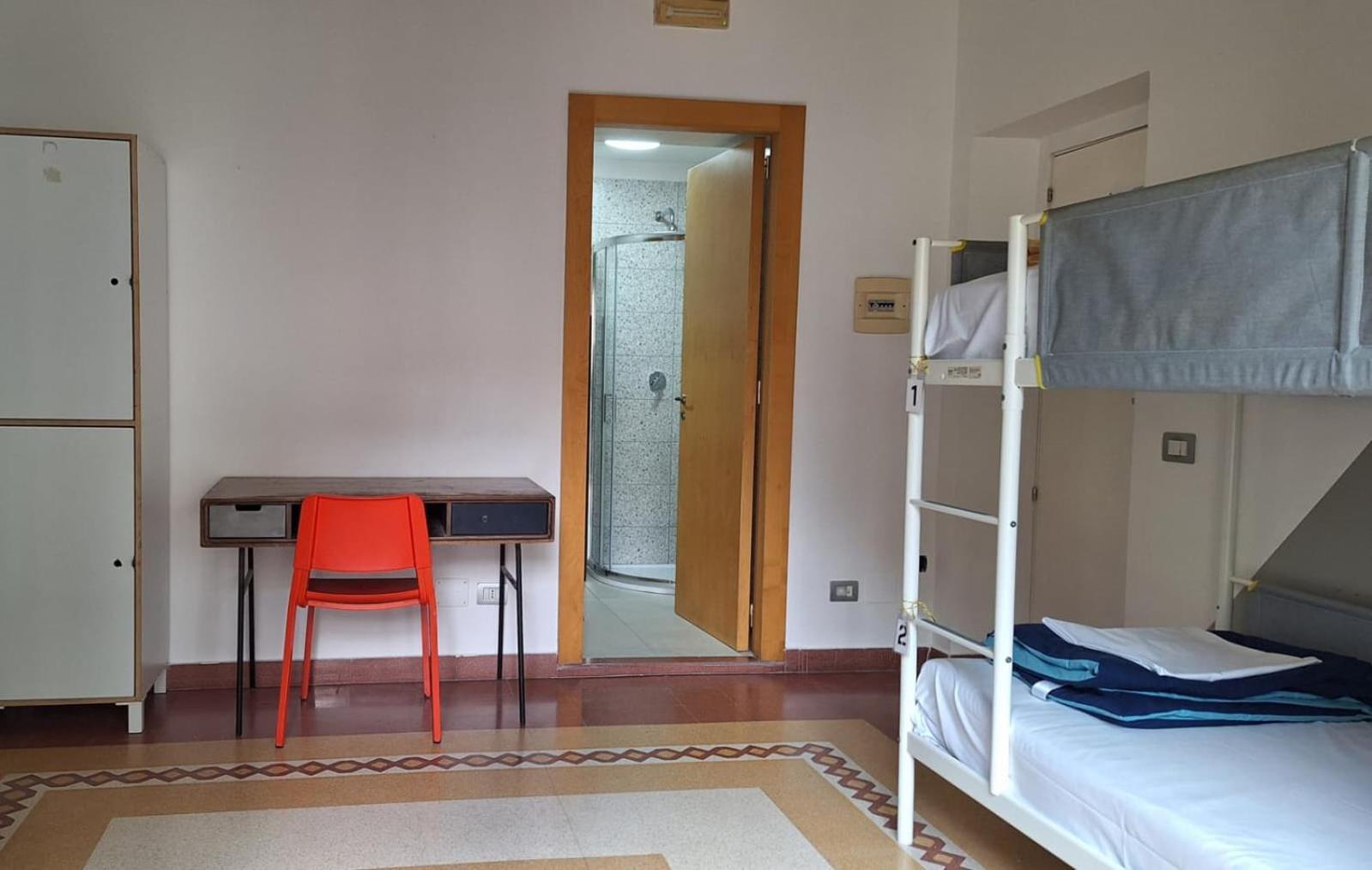 Bed 4-Bed Mixed Dormitory Room En suite Bathroom