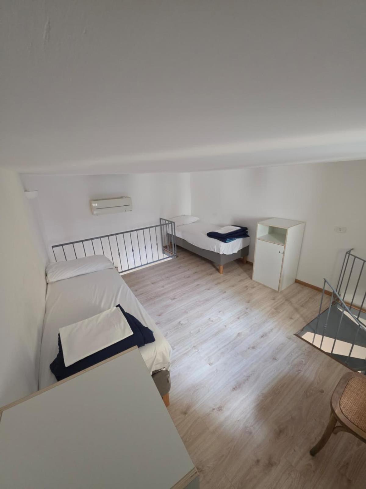 Bed 4-Bed Female Dormitory Room