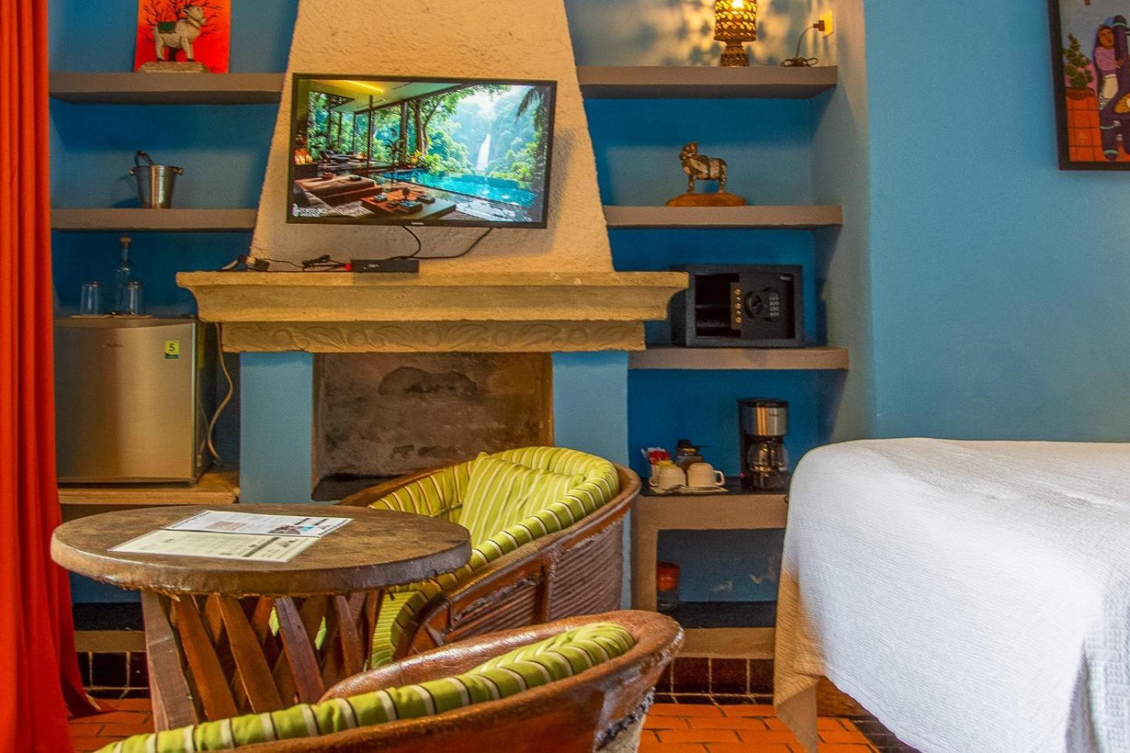 Habitación con cama grande
