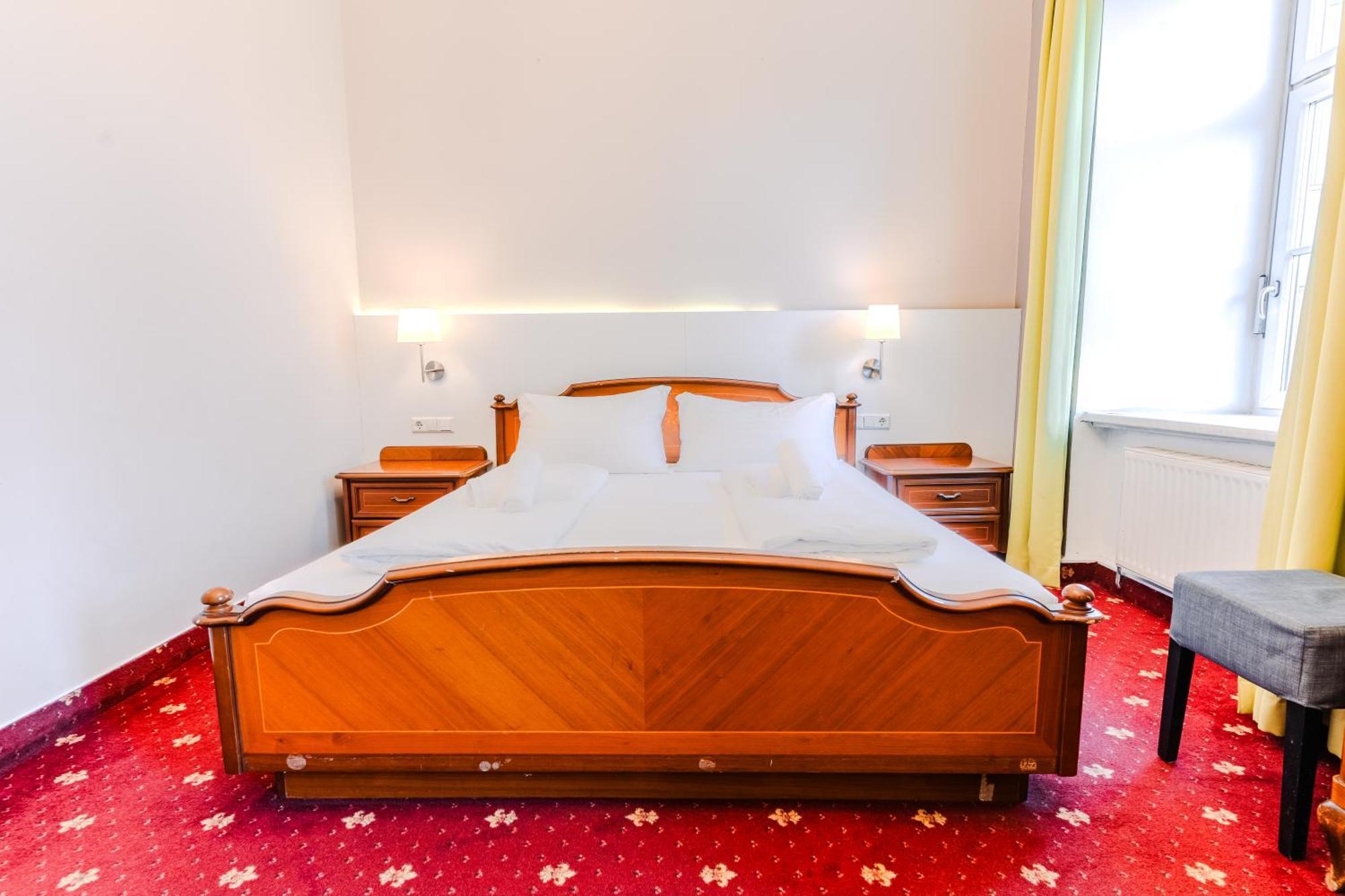 Classic Double Room