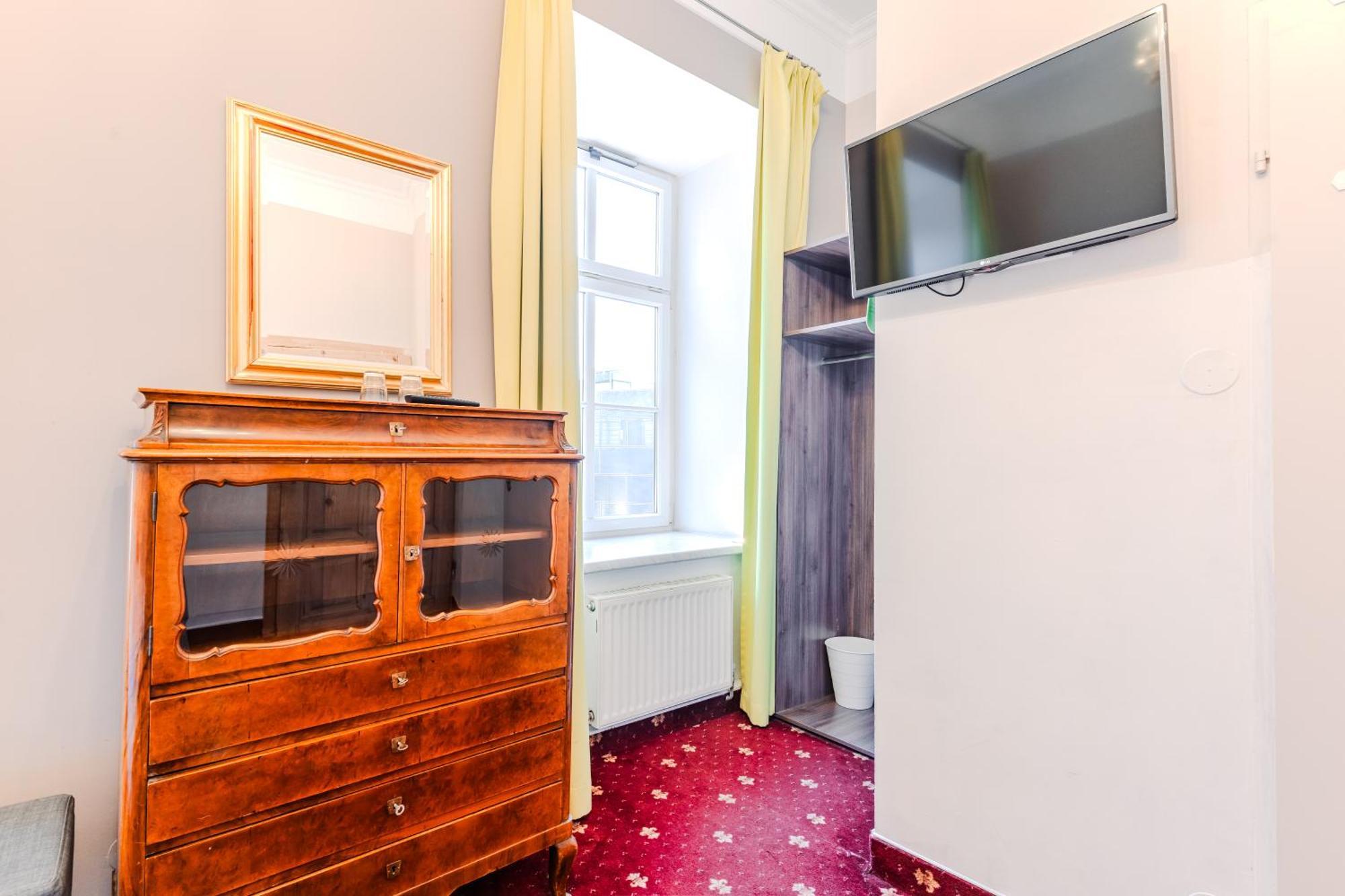 Classic Double Room