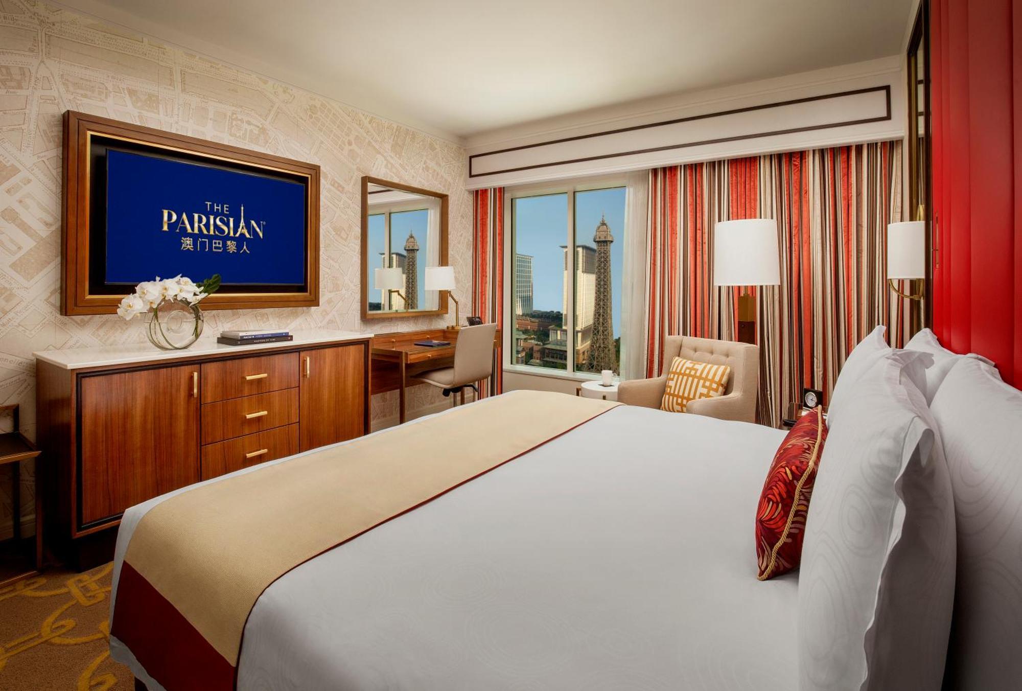 Eiffel Tower King Room
