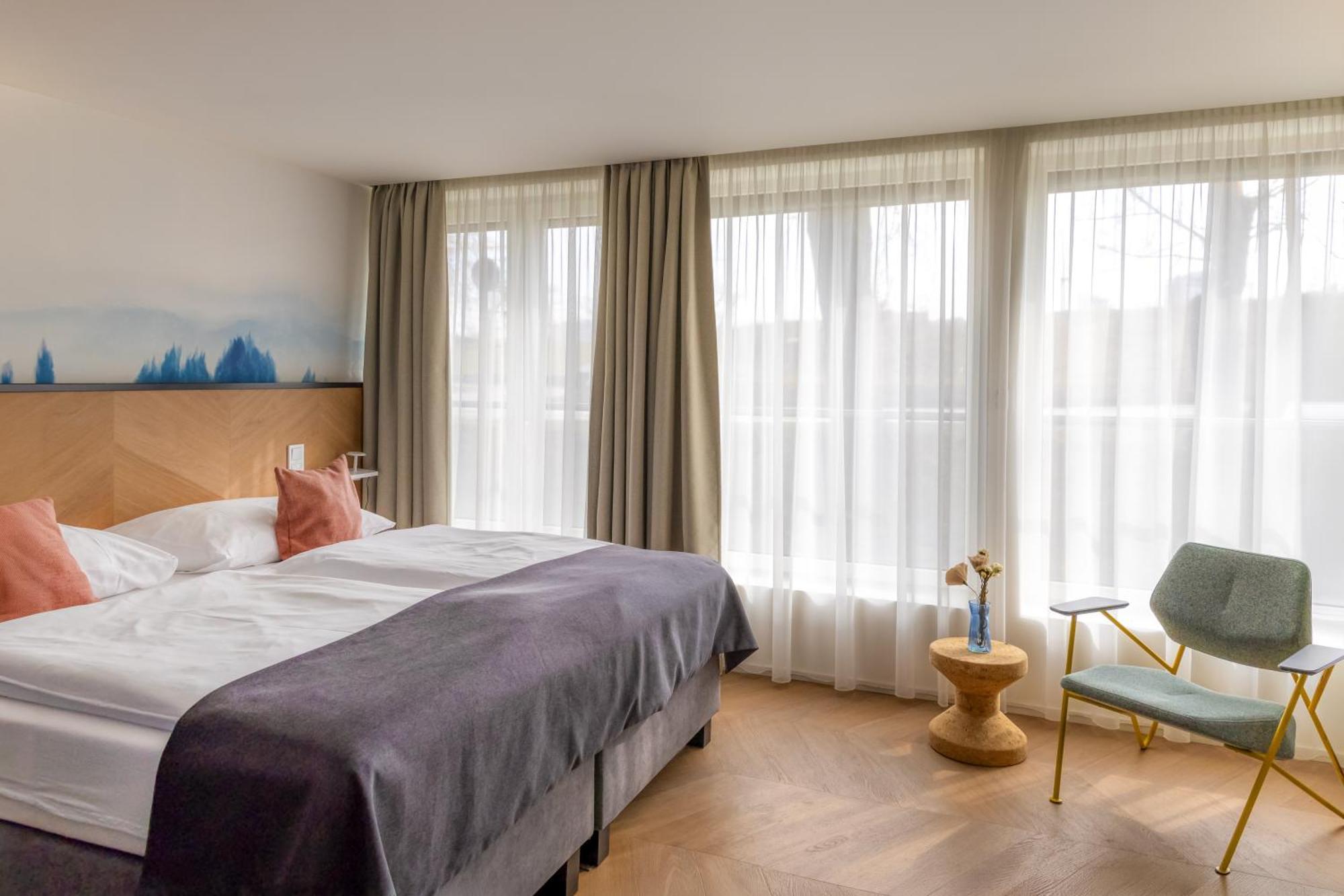 Superior King Room
