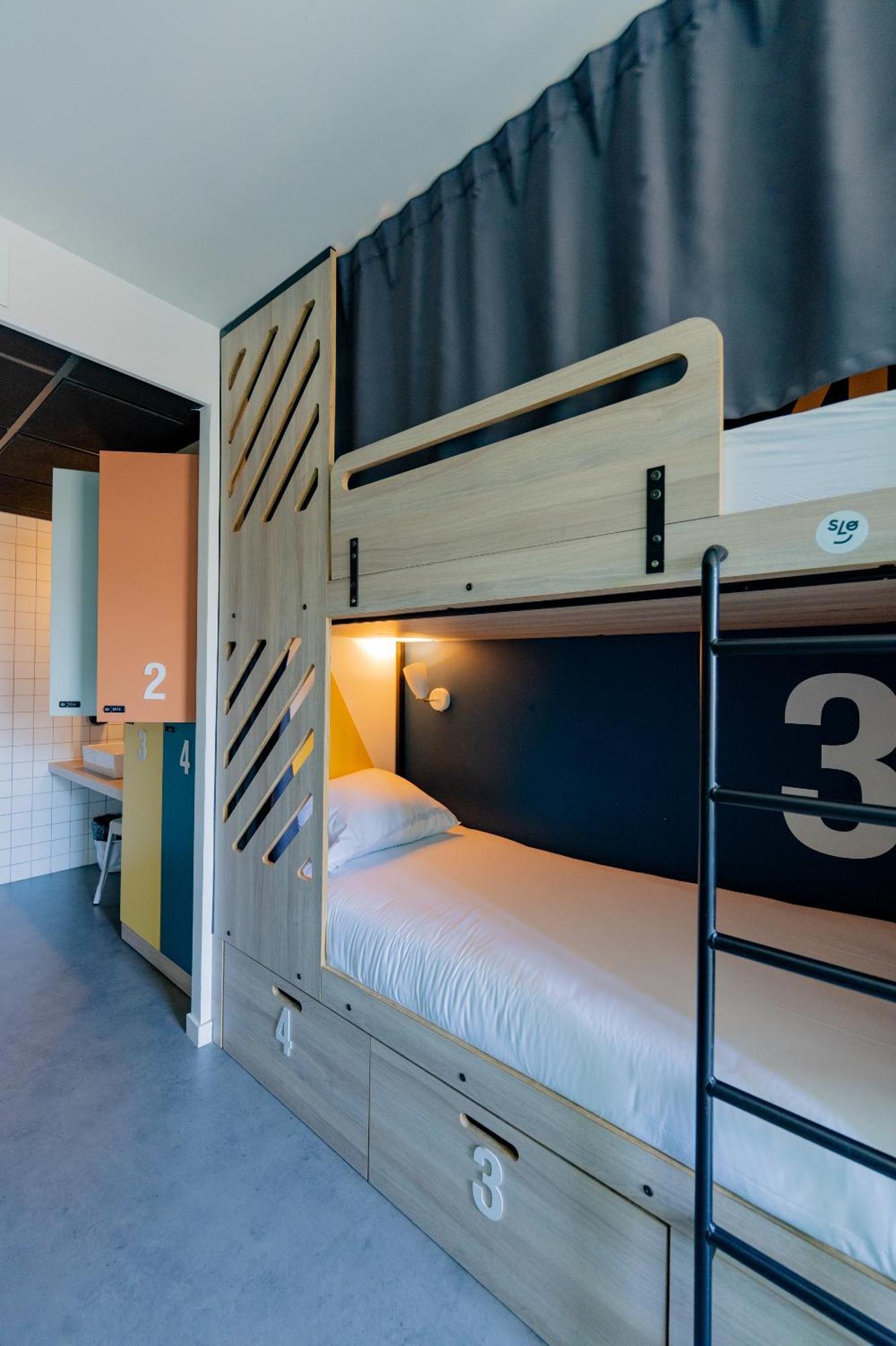 Bed 4-Bed Mixed Dormitory Room