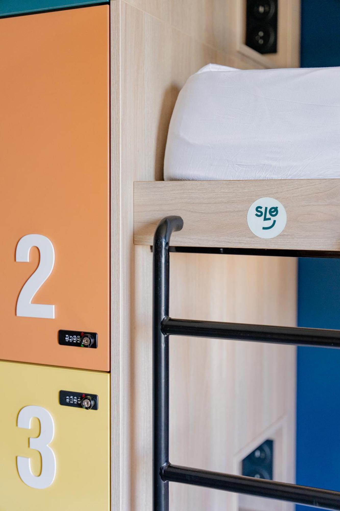 Bed 8-Bed Mixed Dormitory Room