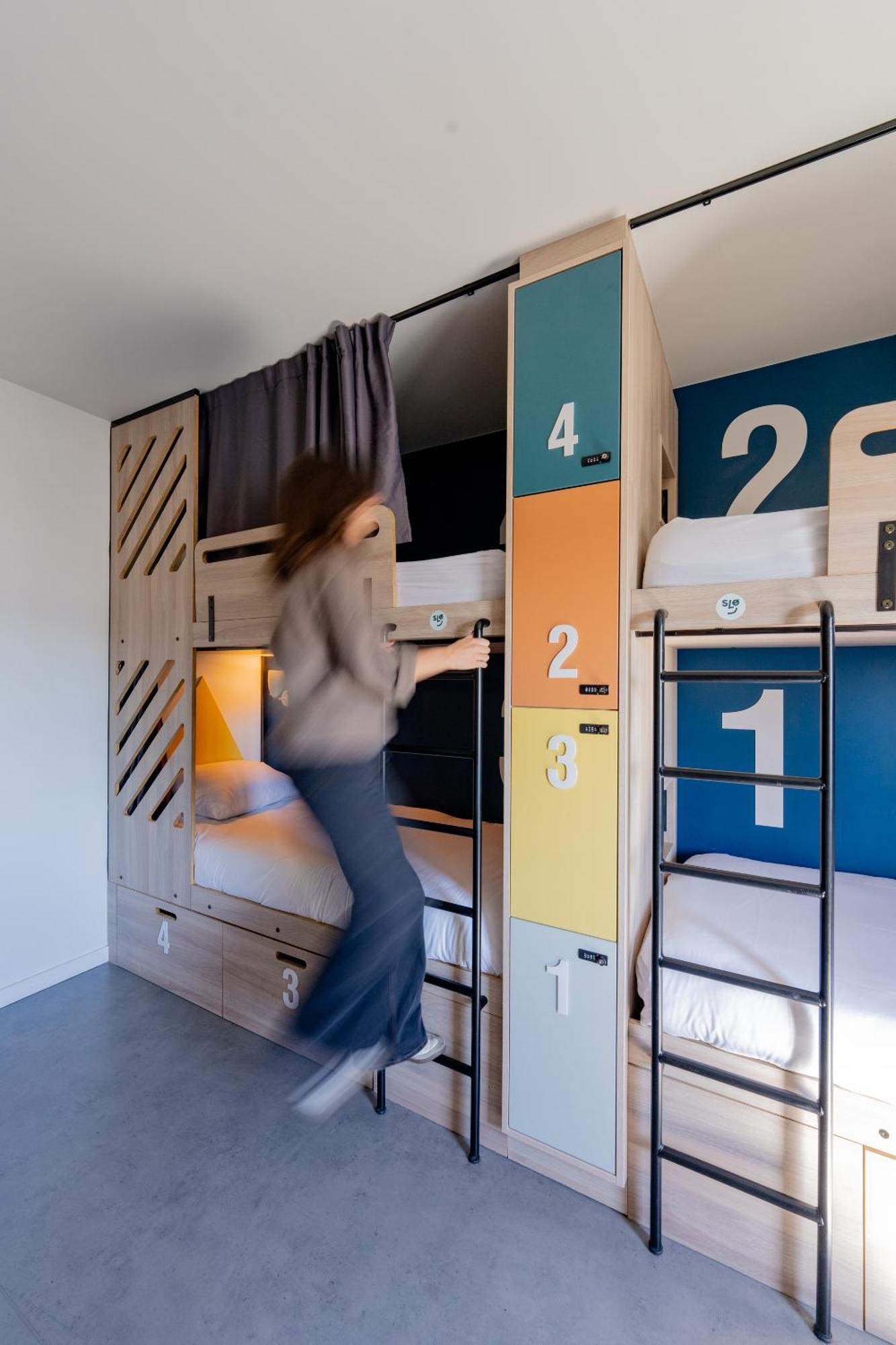 Bed 8-Bed Mixed Dormitory Room
