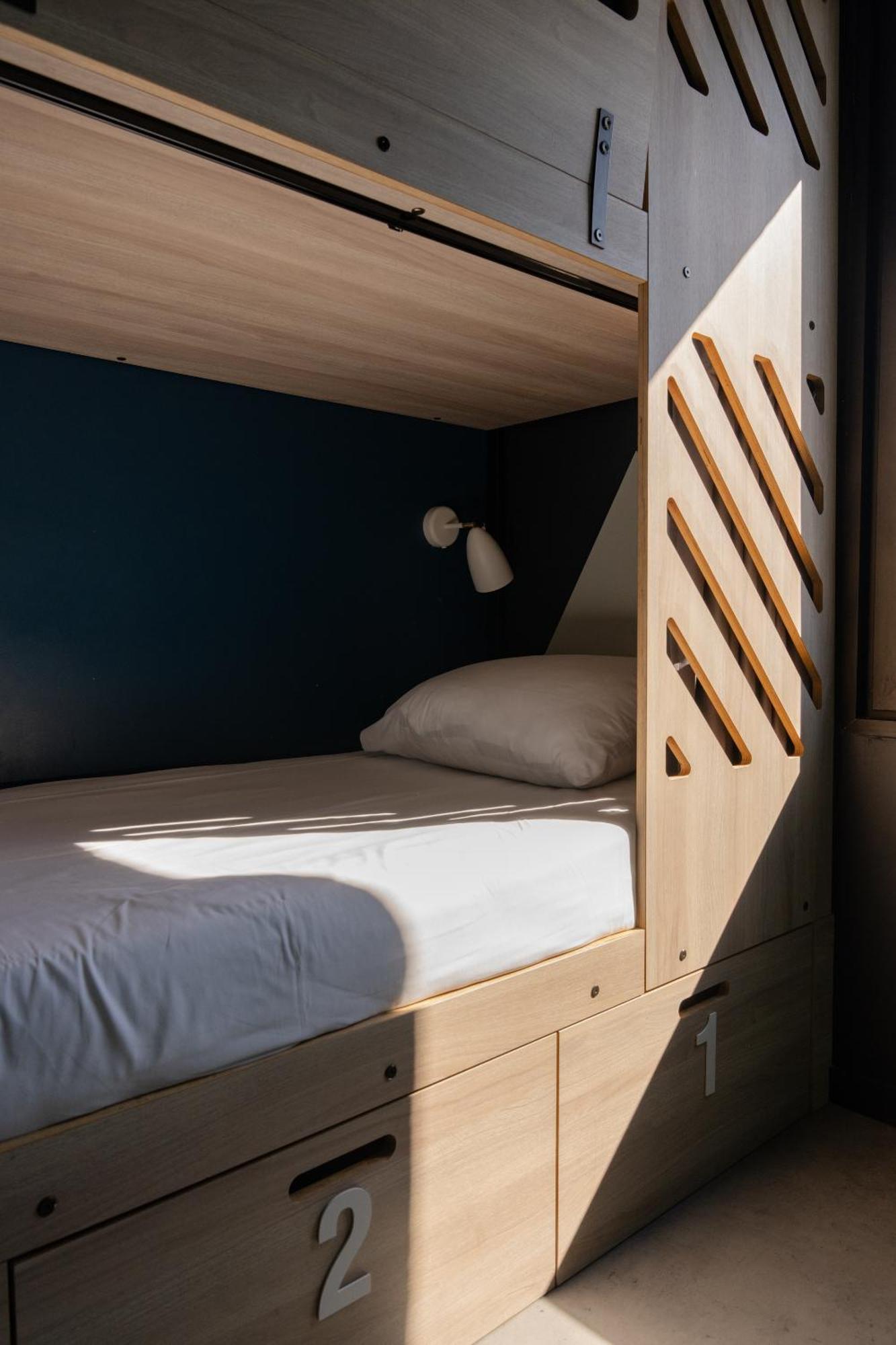Bed 6-Bed Mixed Dormitory Room