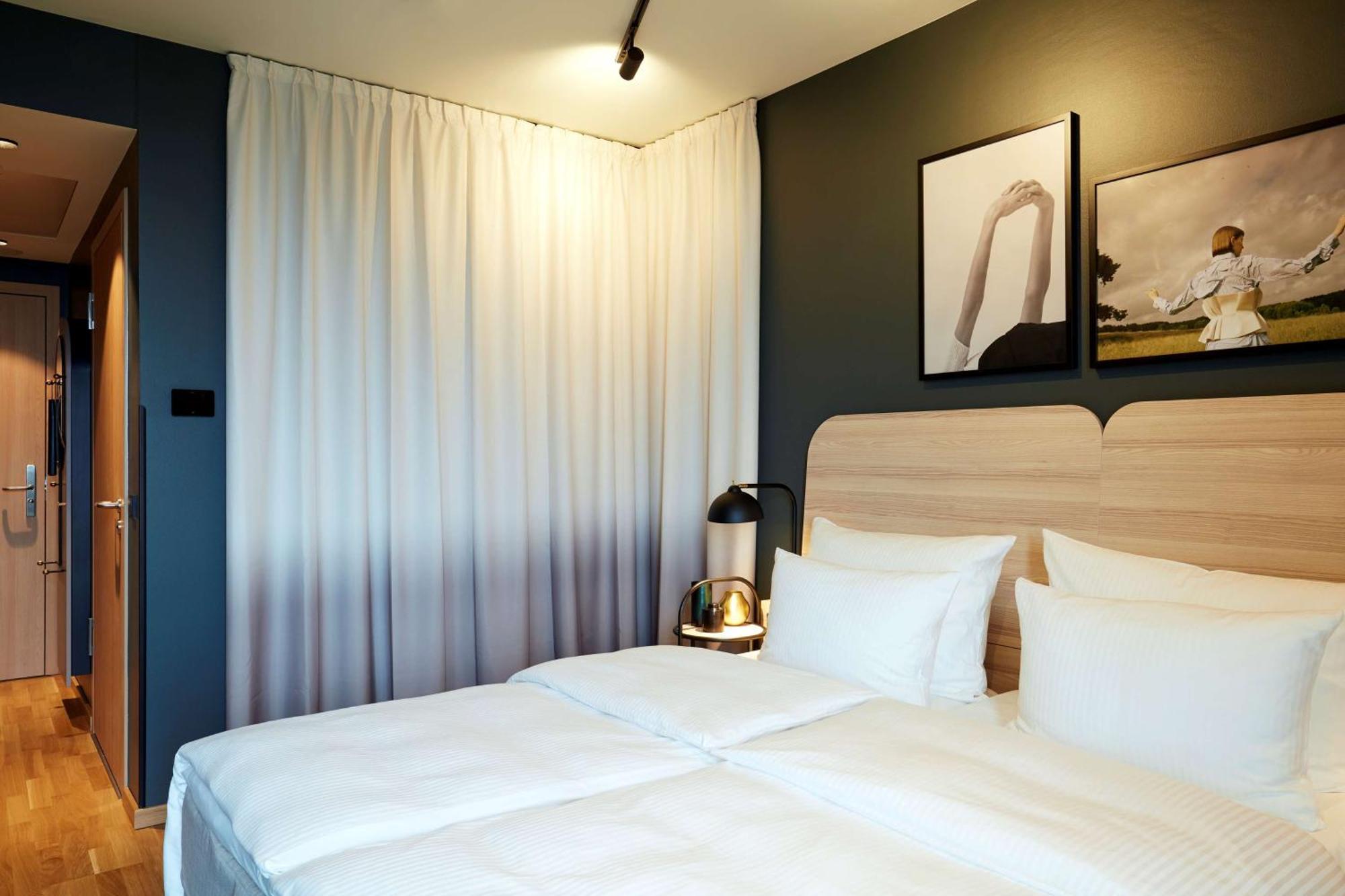Superior Double Room access to lounge "Living Room"