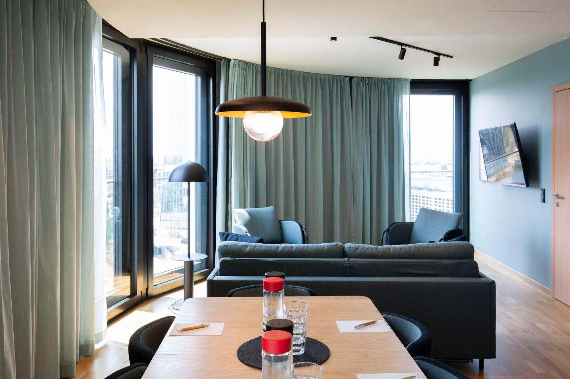 Master Suite met toegang tot de lounge "Woonkamer"