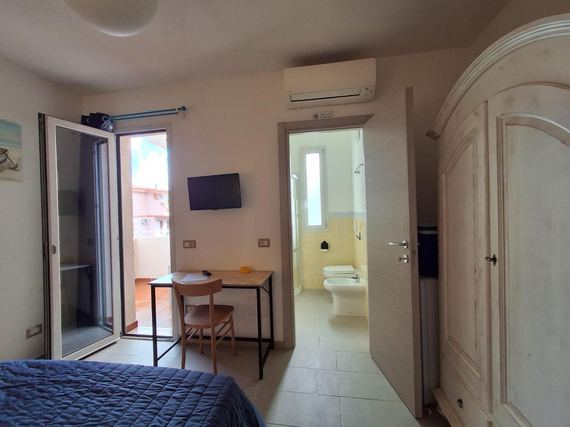 Double Room Private Bathroom