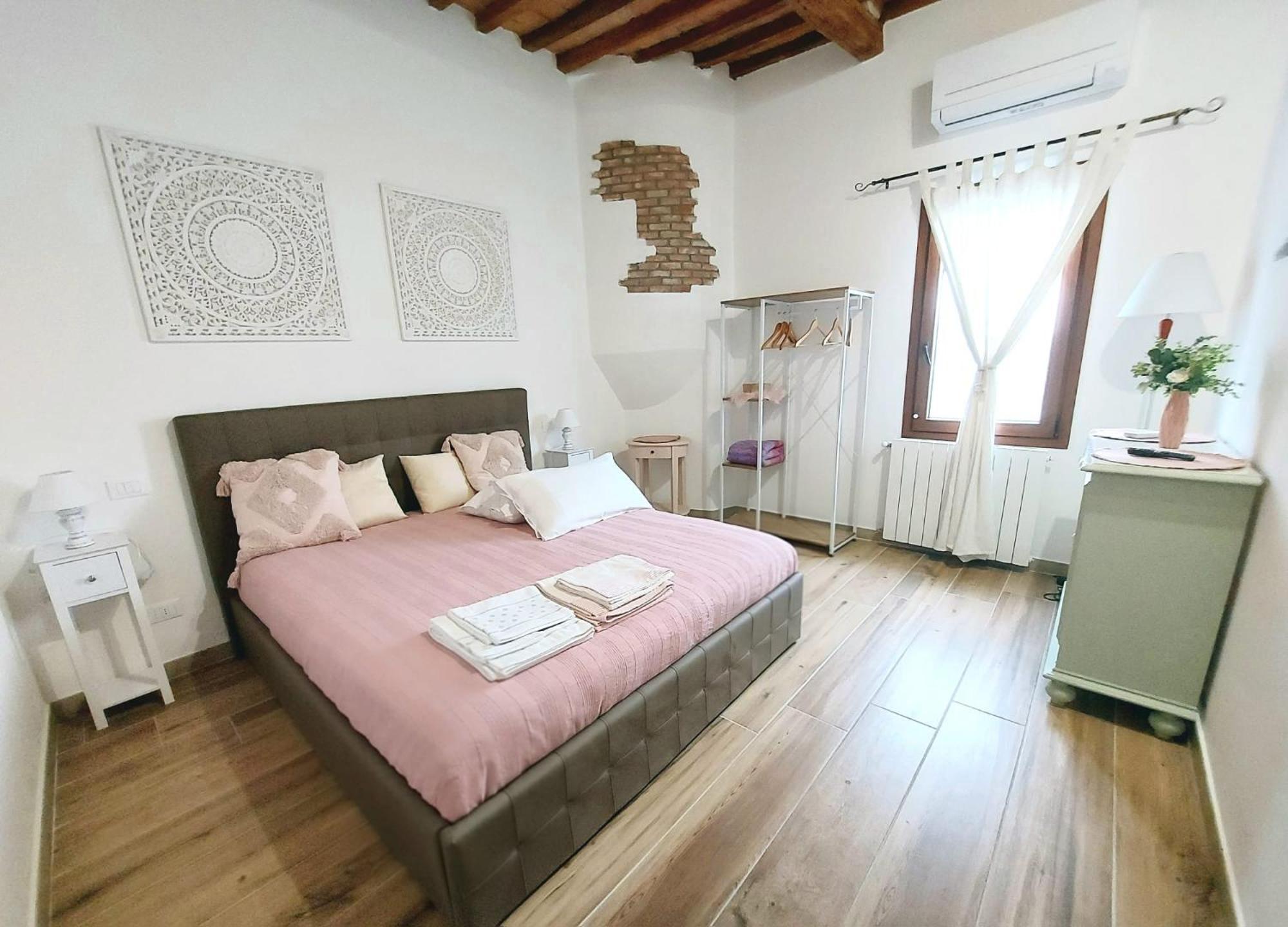 Deluxe Queen Suite