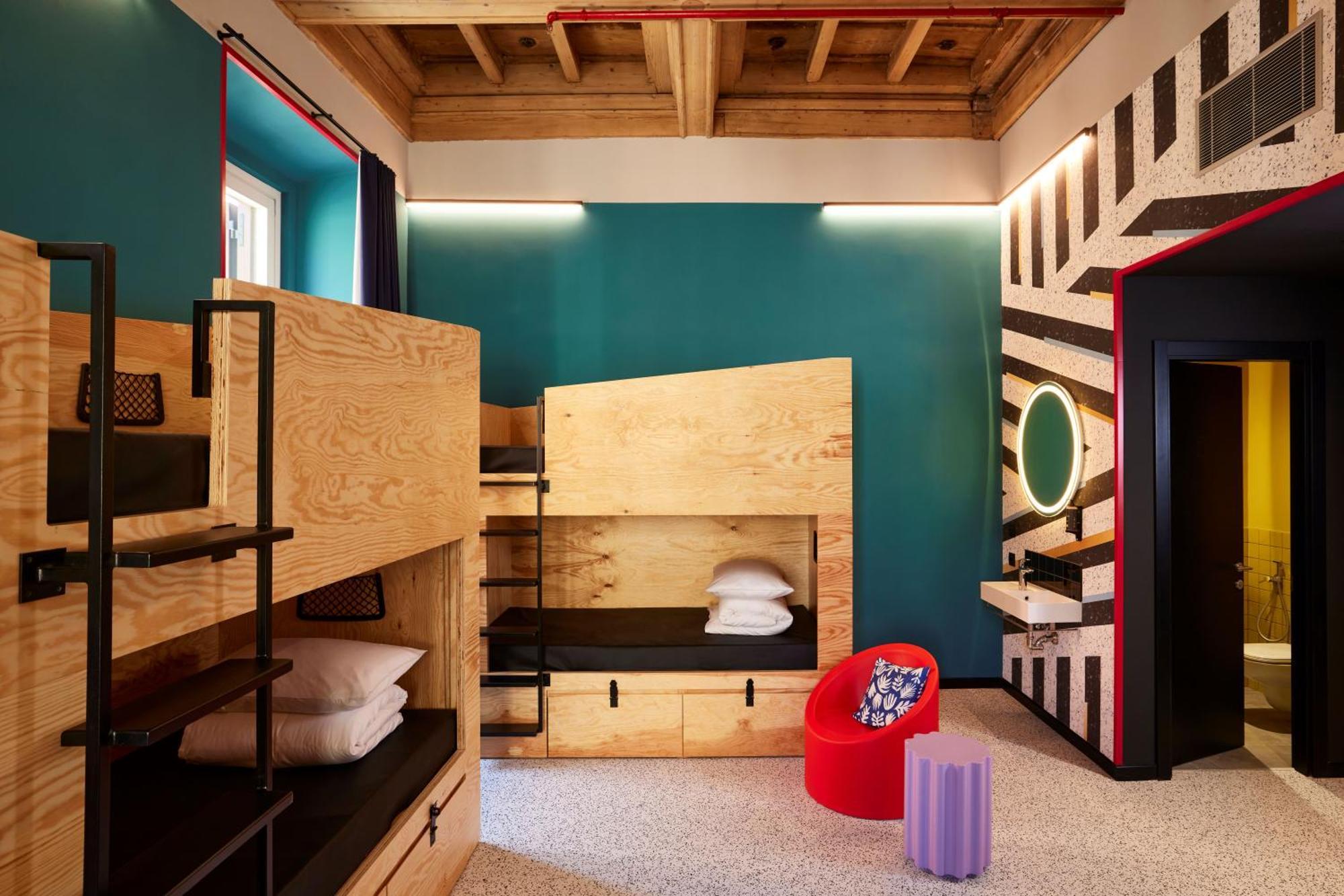 Bed 6-Bed Male Dormitory Room