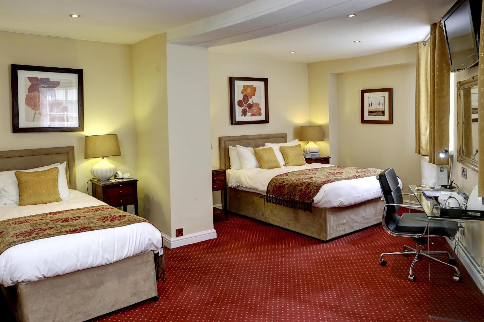 Standard Room One Double Bed One Single Bed Non-Smoking