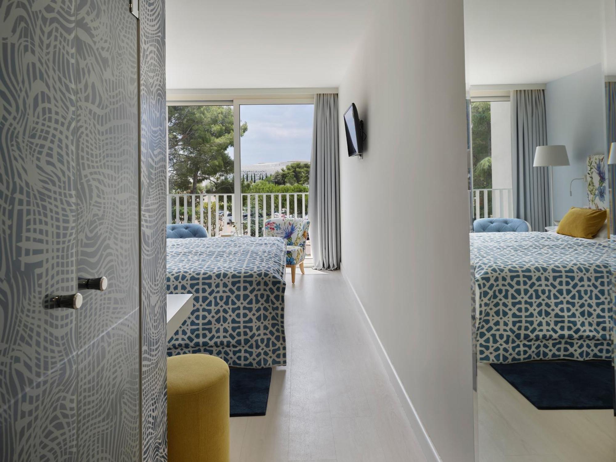 Family Room Courtyard View