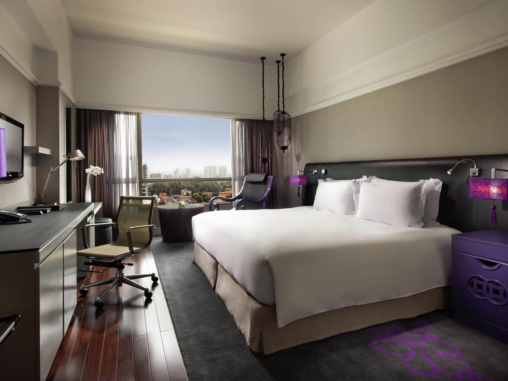 Superior King Room Club Millésime Access City View