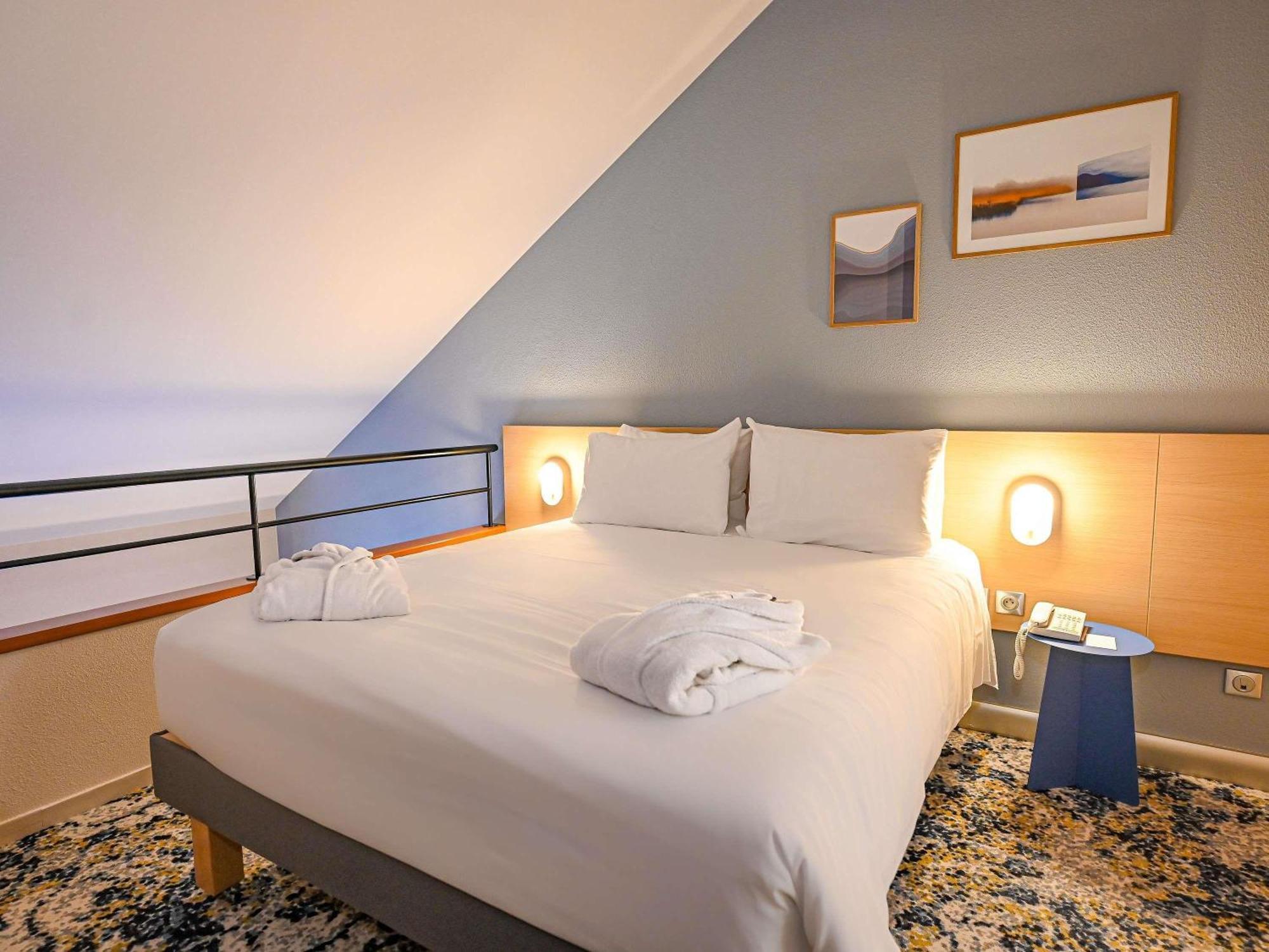 Duplex Privilege Room a double bed single sofa bed