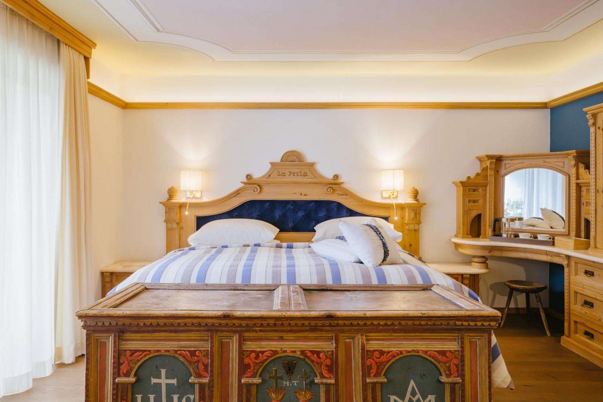 Romantic Double Room Mountain View
