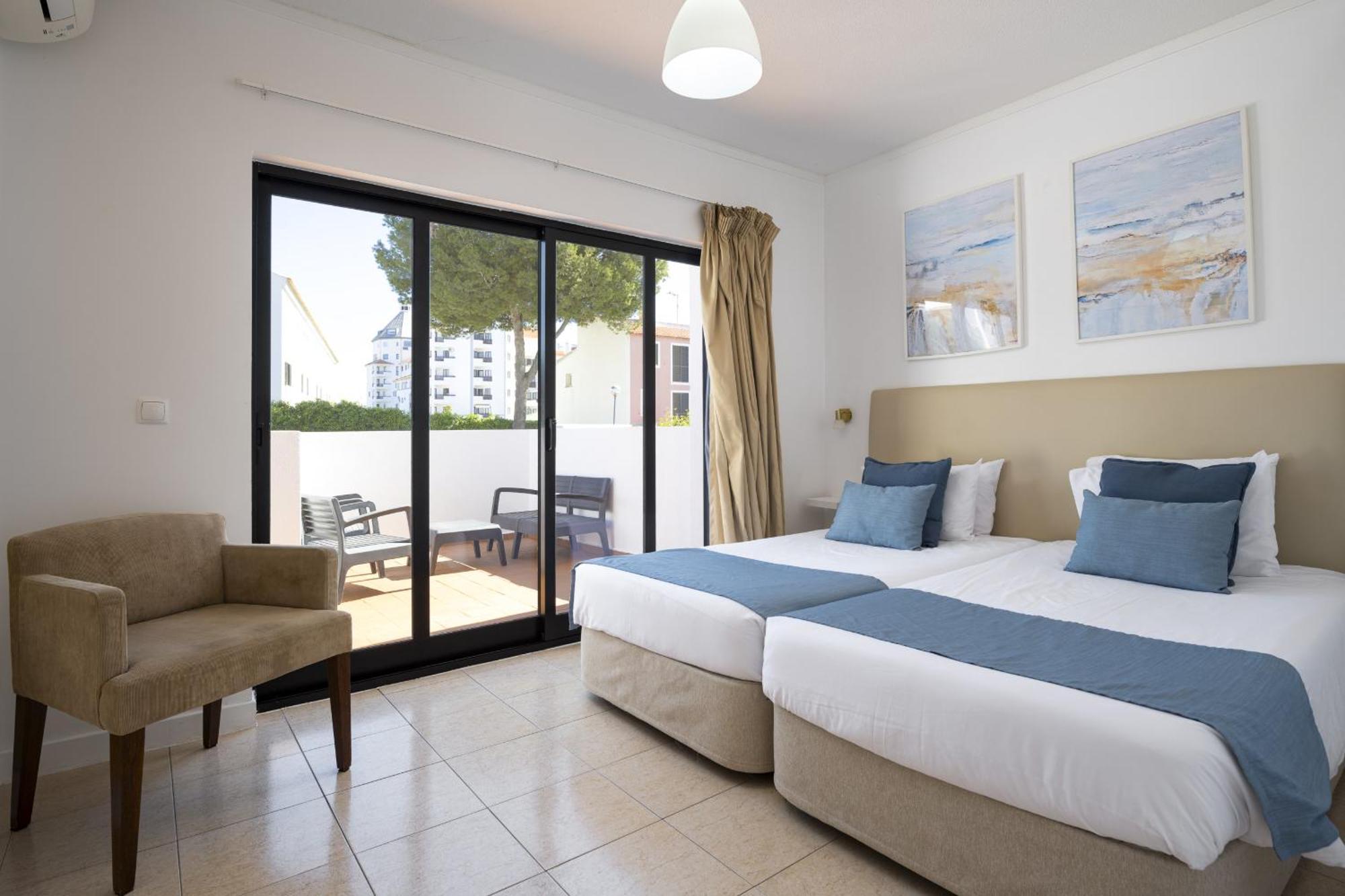 One-Bedroom Apartment Two Terraces Garden