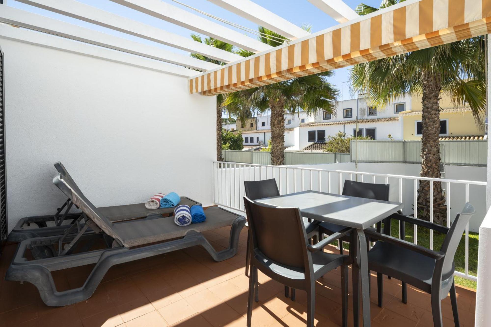 One-Bedroom Apartment Two Terraces Garden