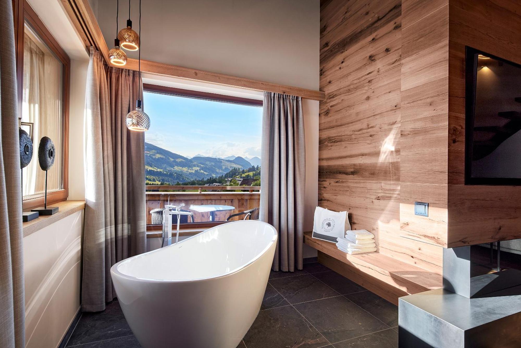 Deluxe Suite - Adults Only