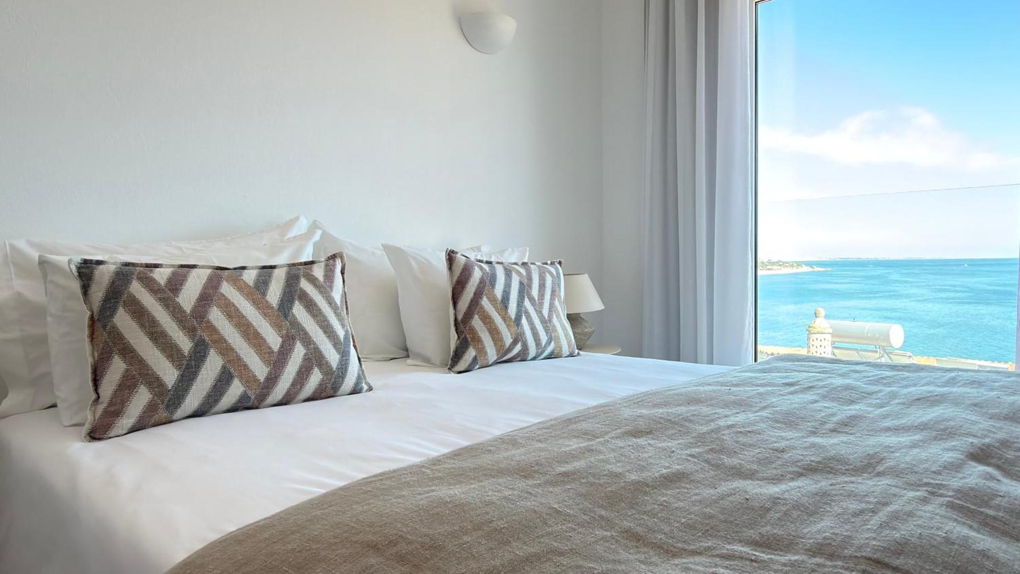 One-Bedroom Apartment Sea View