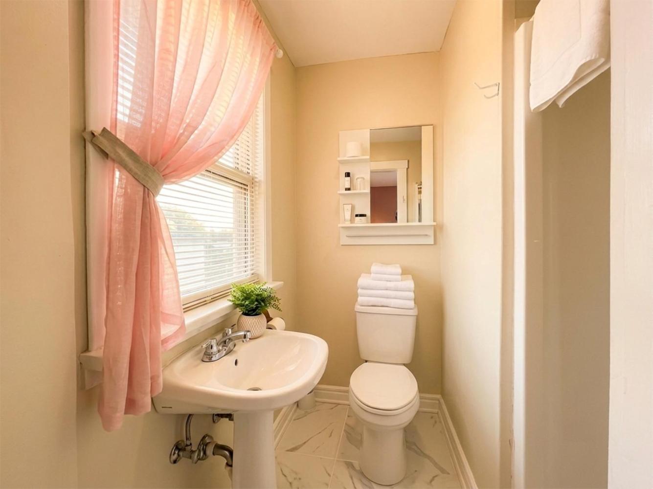 Double Room Private Bathroom