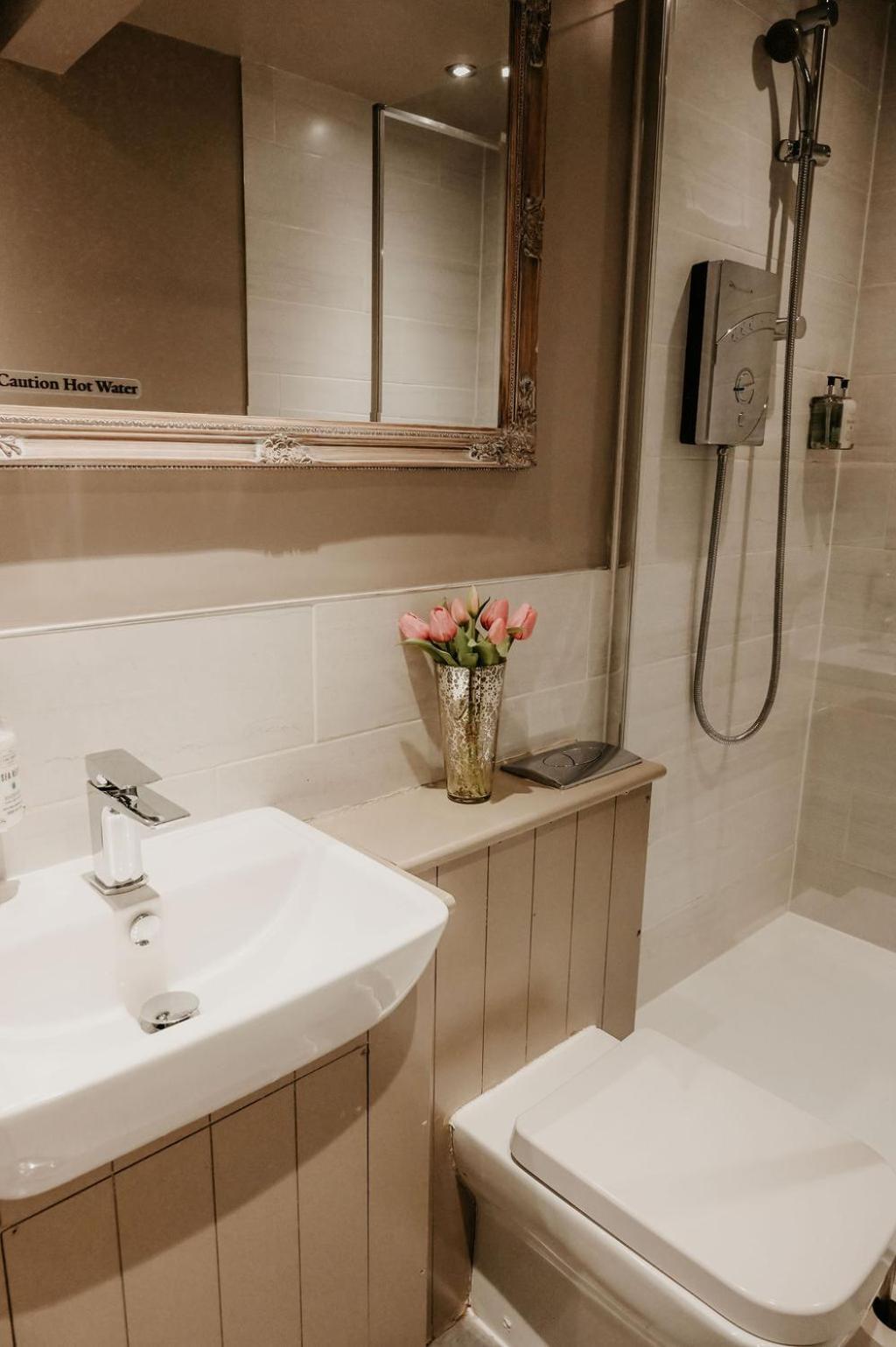Double Room Private Bathroom