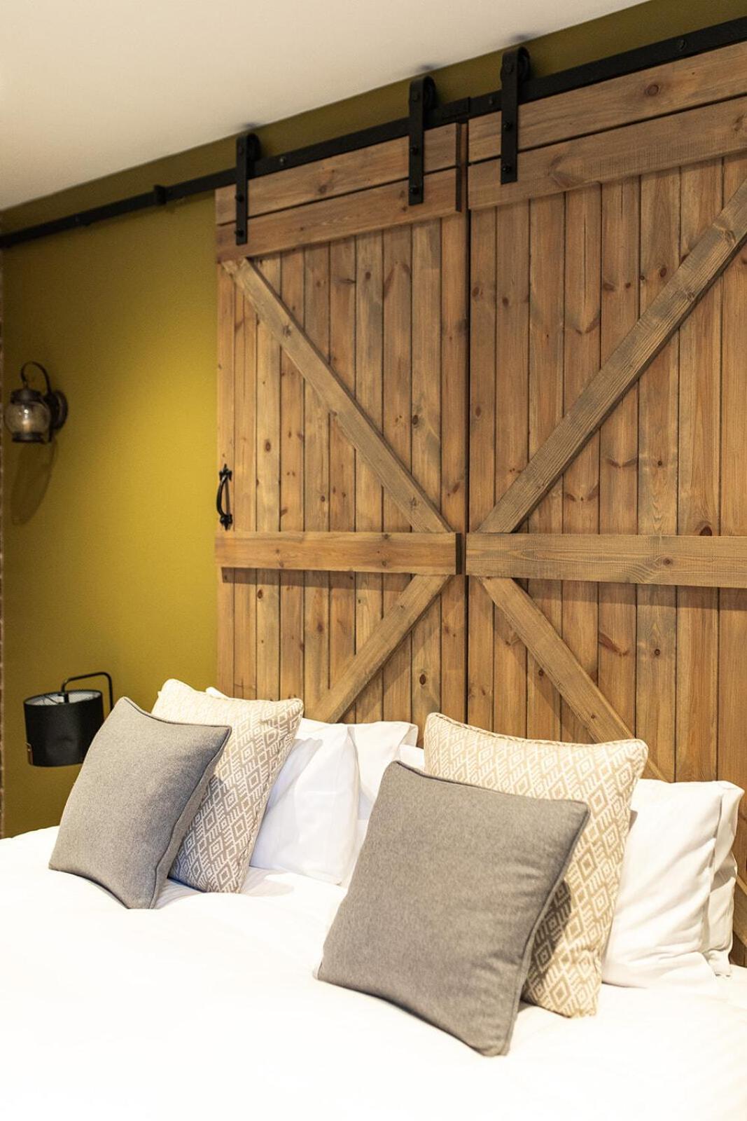 Double or Twin Room with Private Bathroom