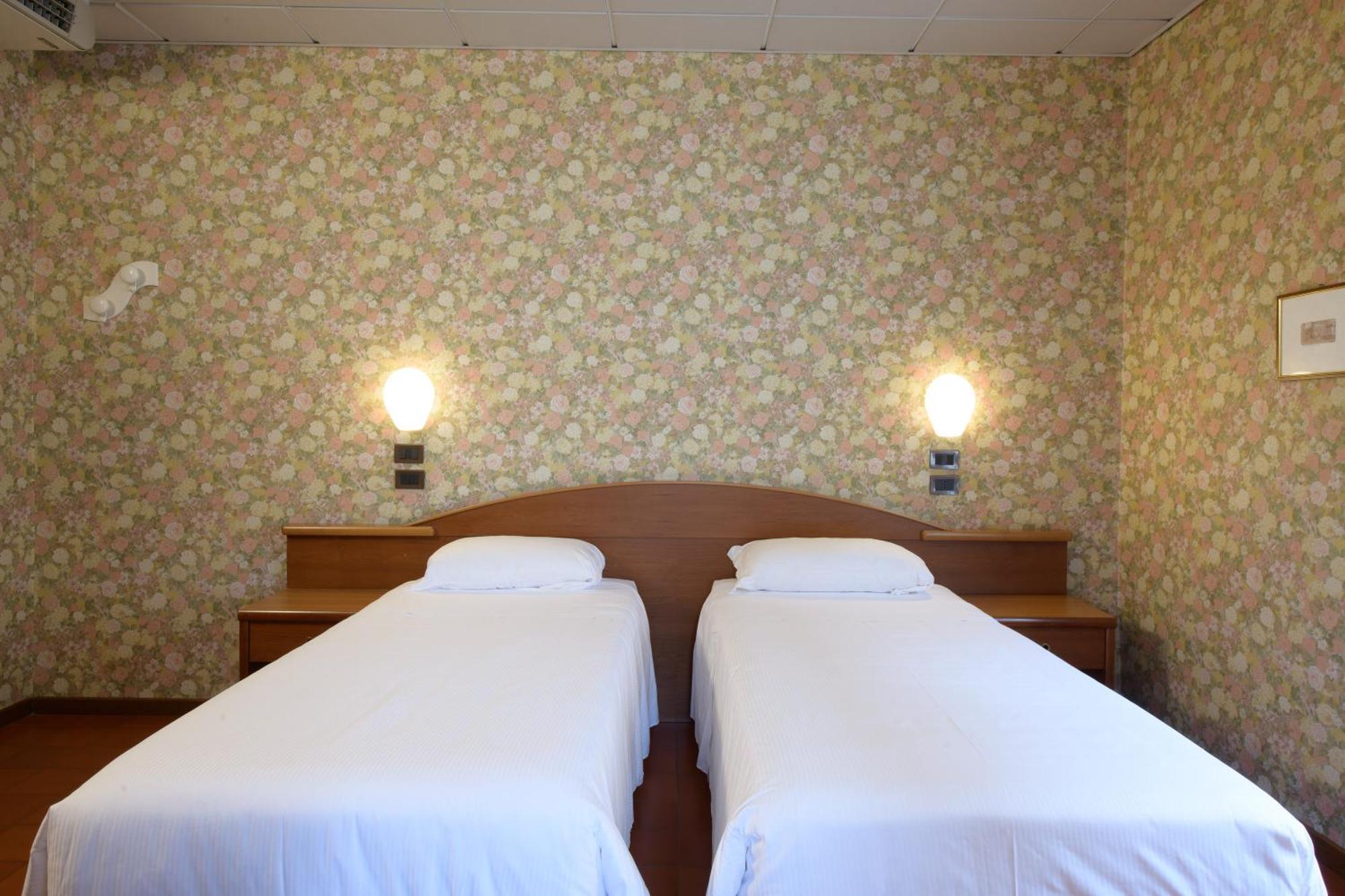 Classic Twin Room