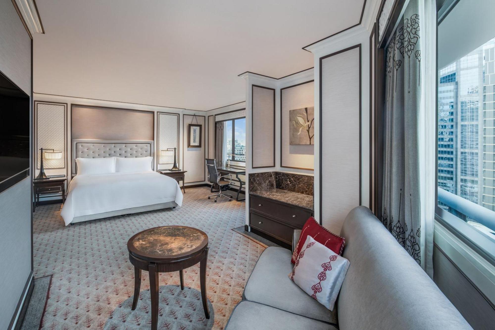 Athenee Prestige Guest room 1 King City view Corner room