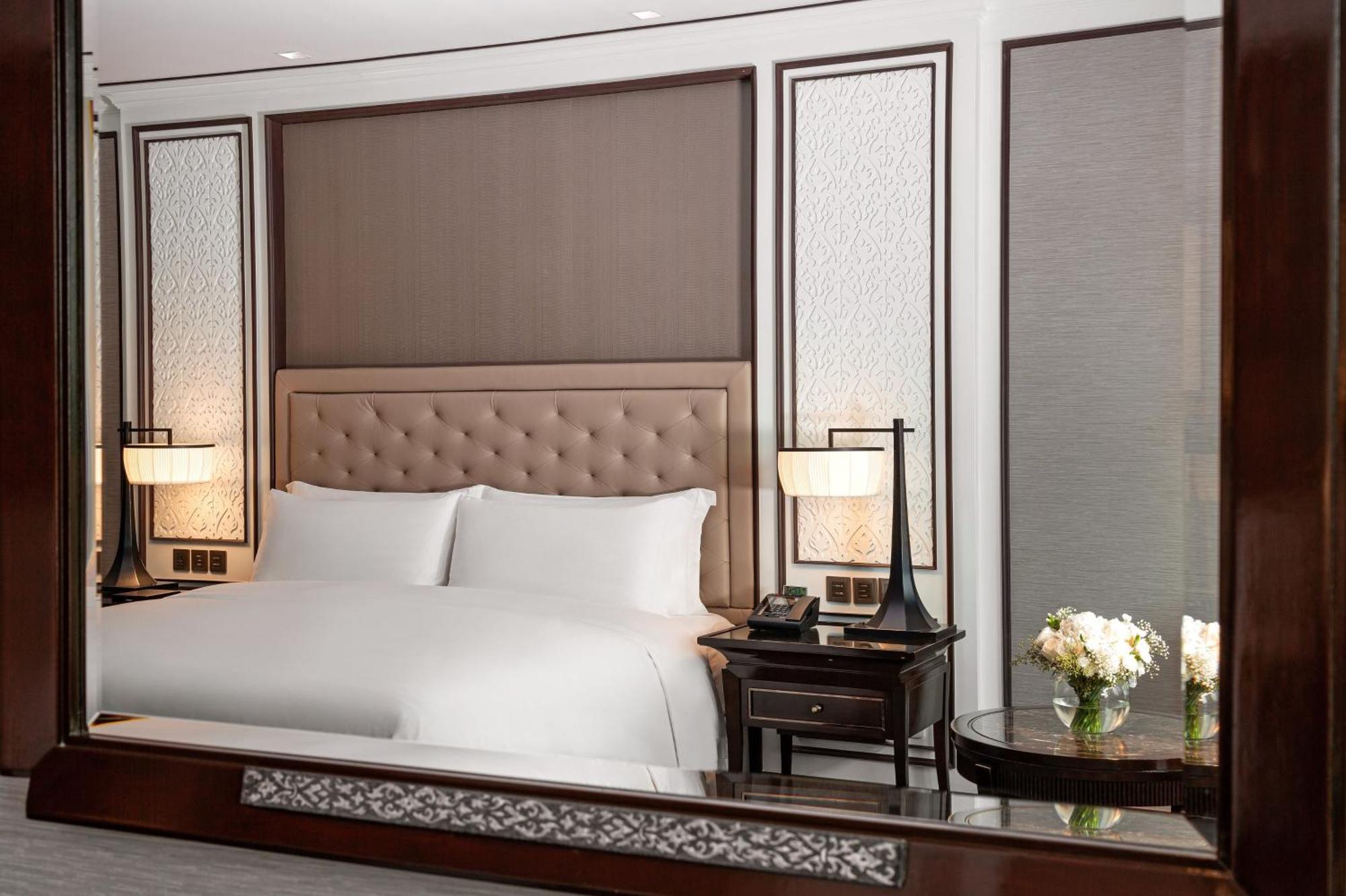 Royal Room 1 King City view