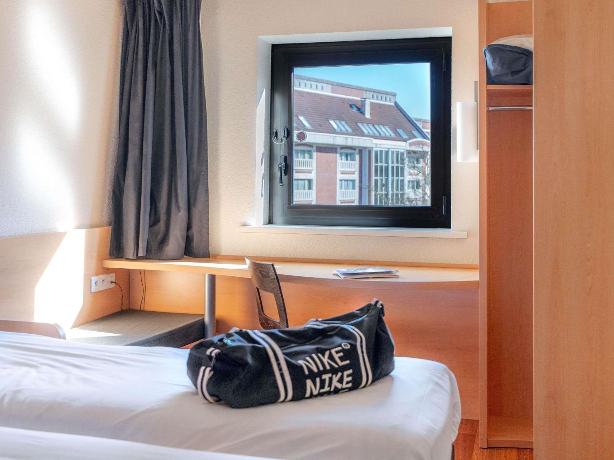 Standard Room 2 Single Beds