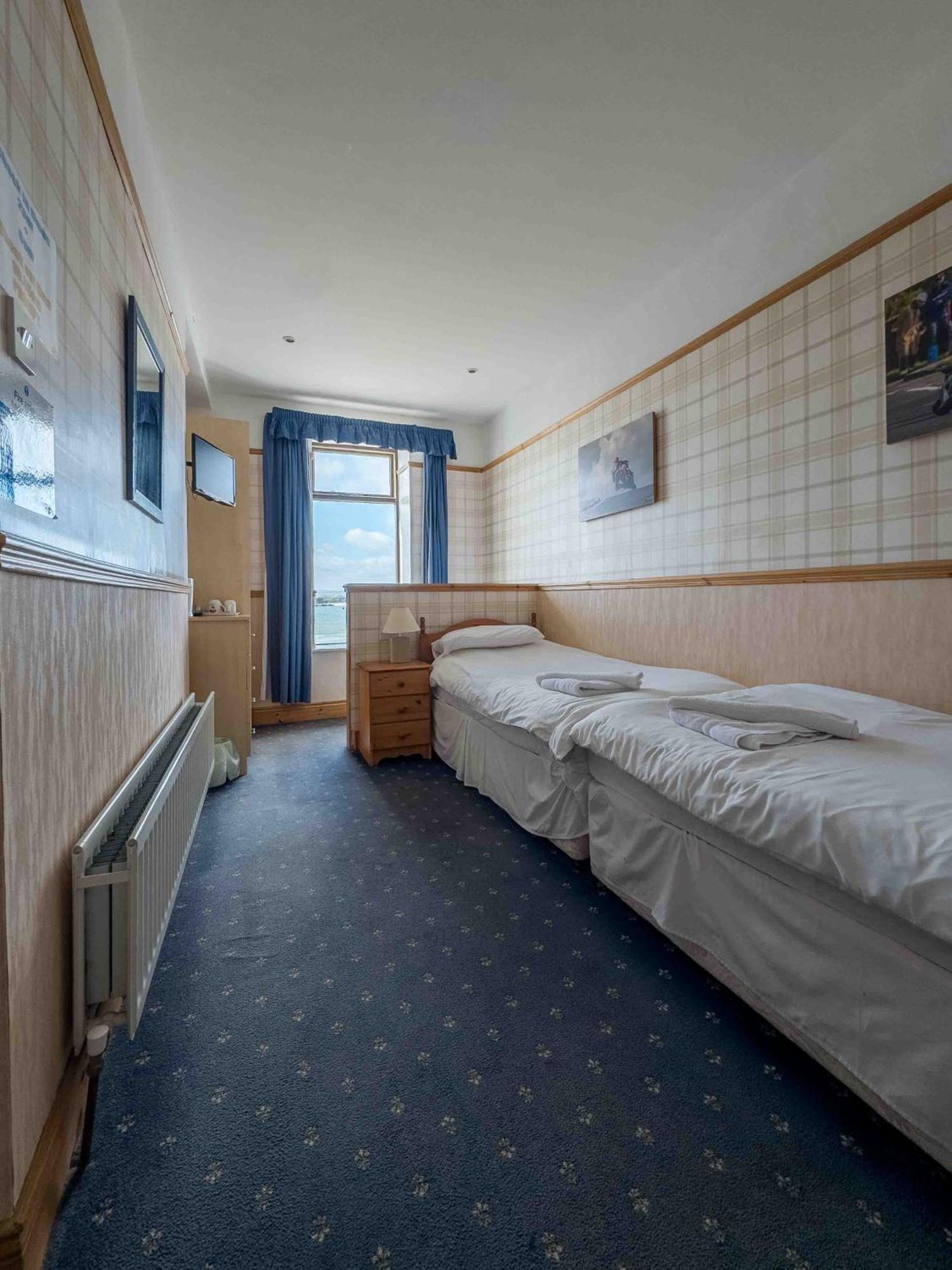 Standard Twin Room Sea View