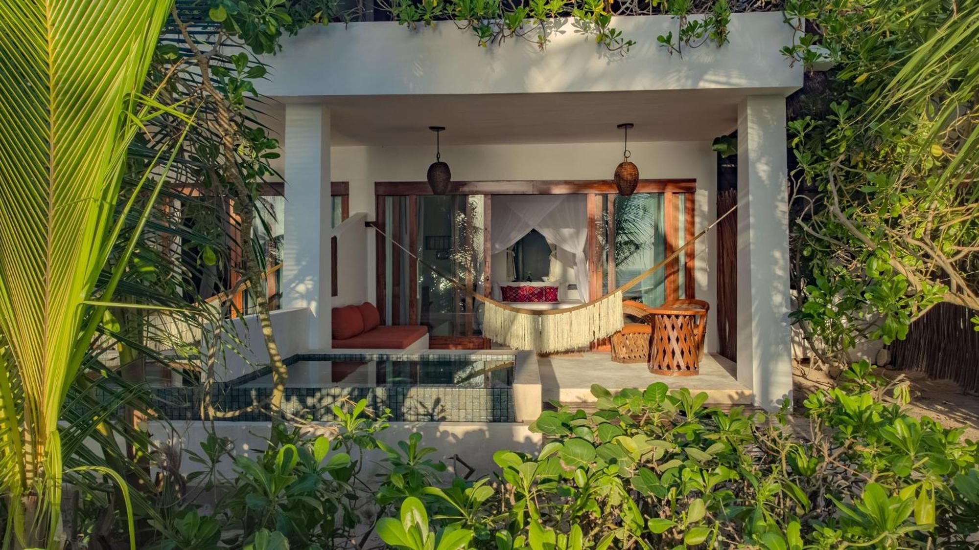 Deluxe Beachfront Room