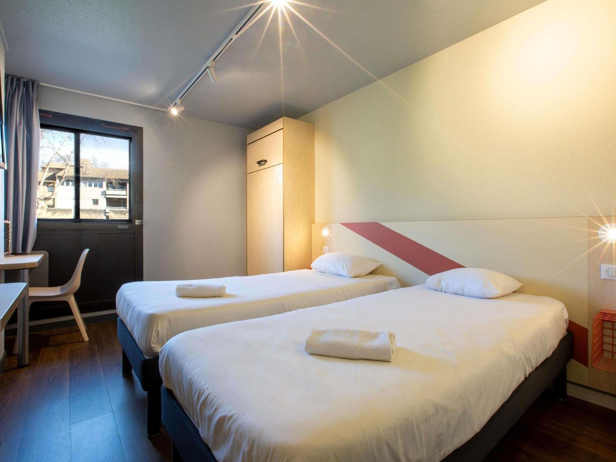 Triple Room Three Single Beds
