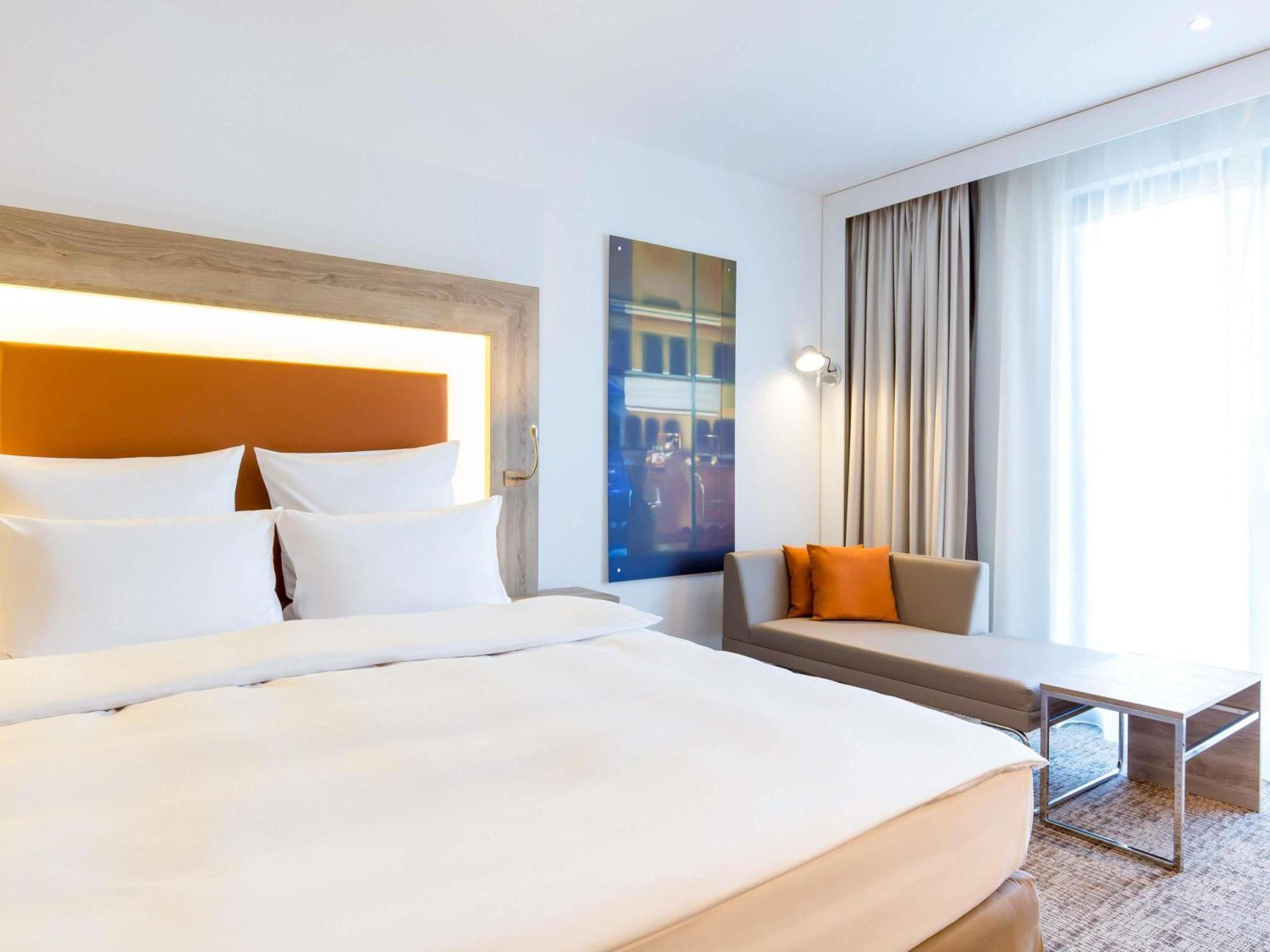 Chambre Lit Queen-Size Accessible - Personnes à Mobilité Réduite