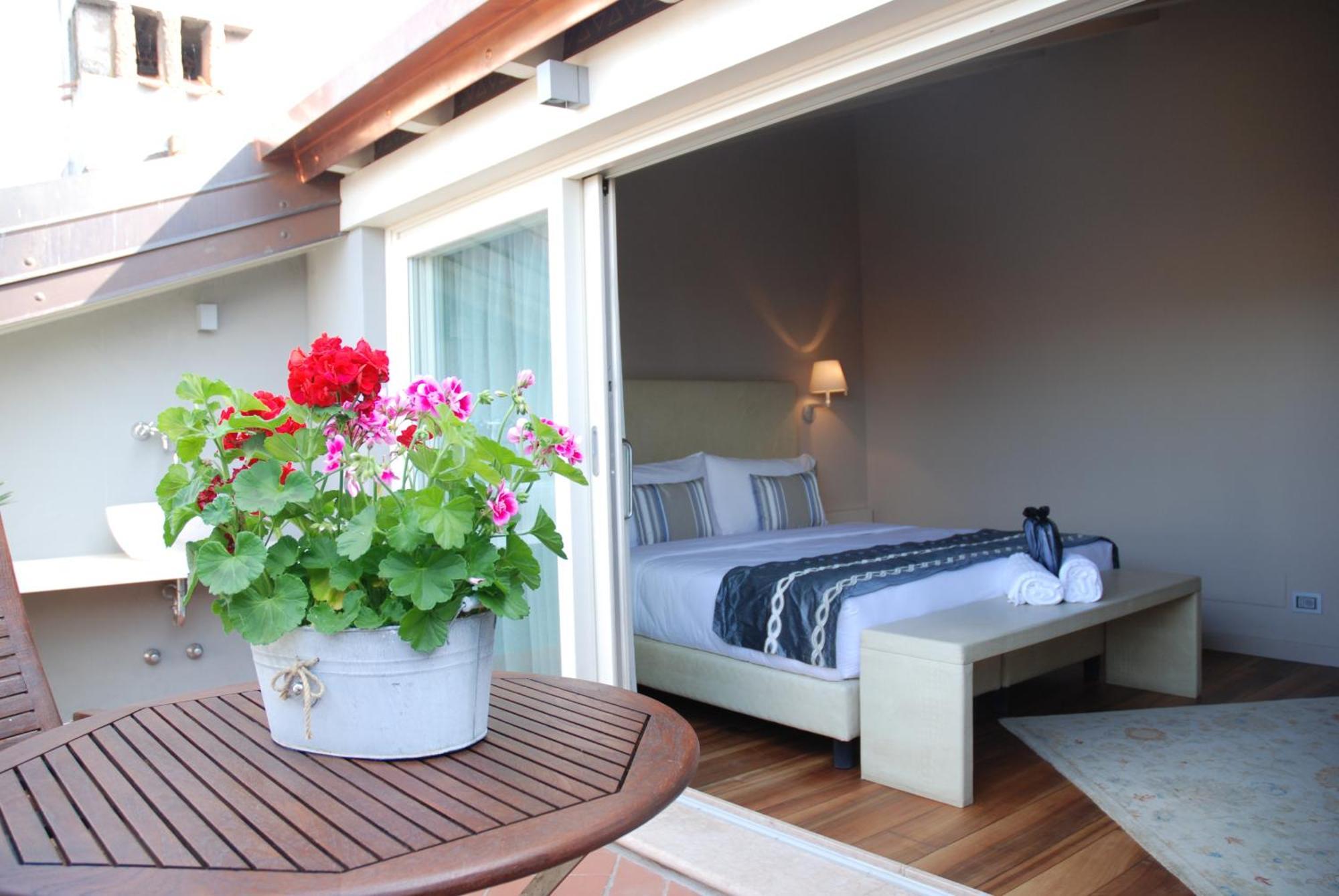 Prestige Room Lake View Split level