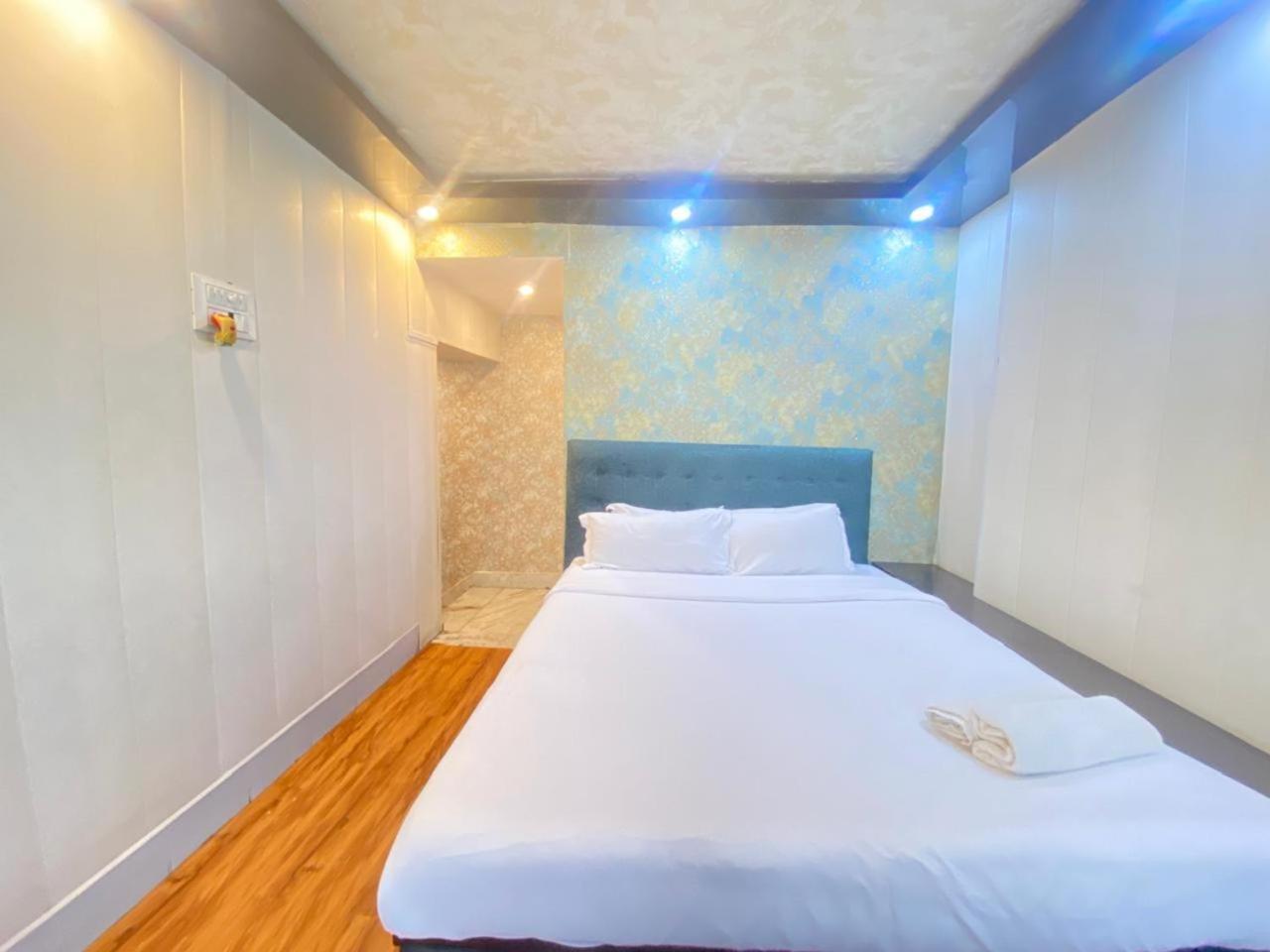 Deluxe Family Room River View